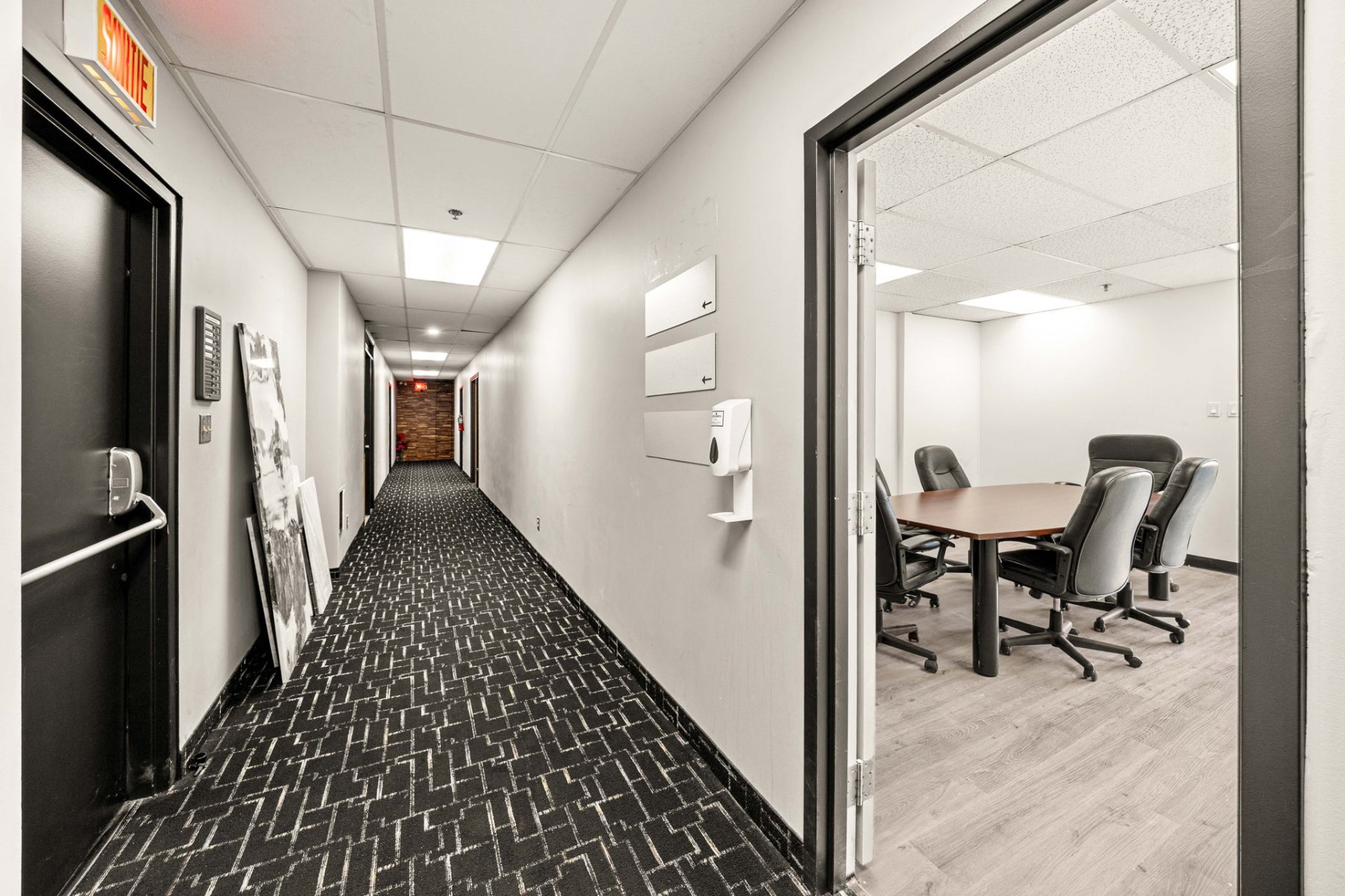 Photo - Hallway