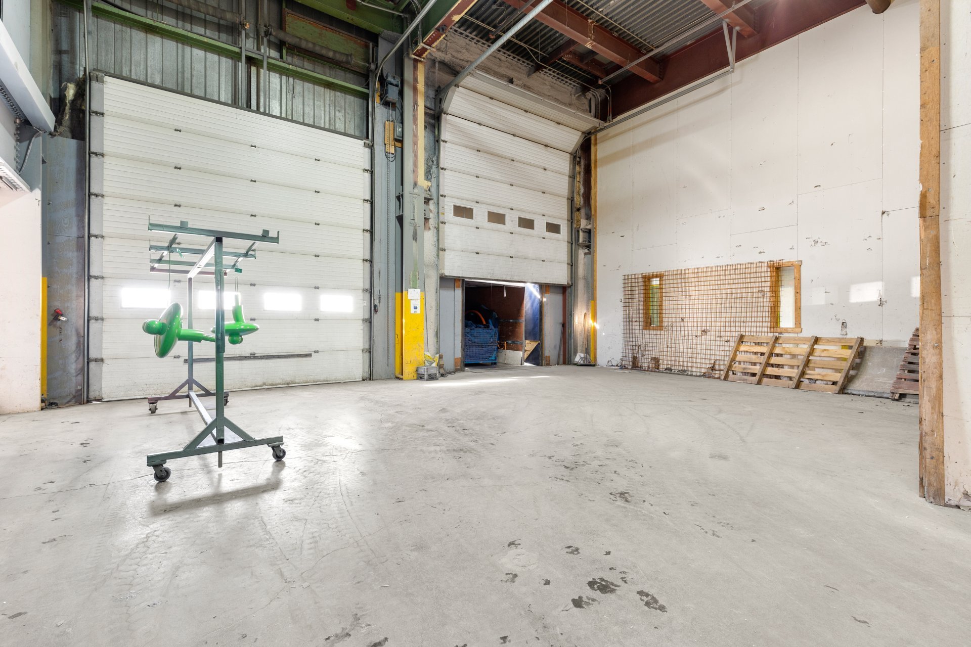 Photo - Garage