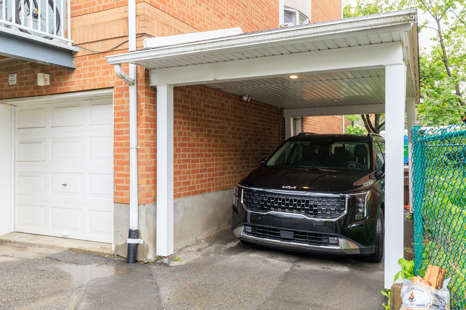 Photo - Parking