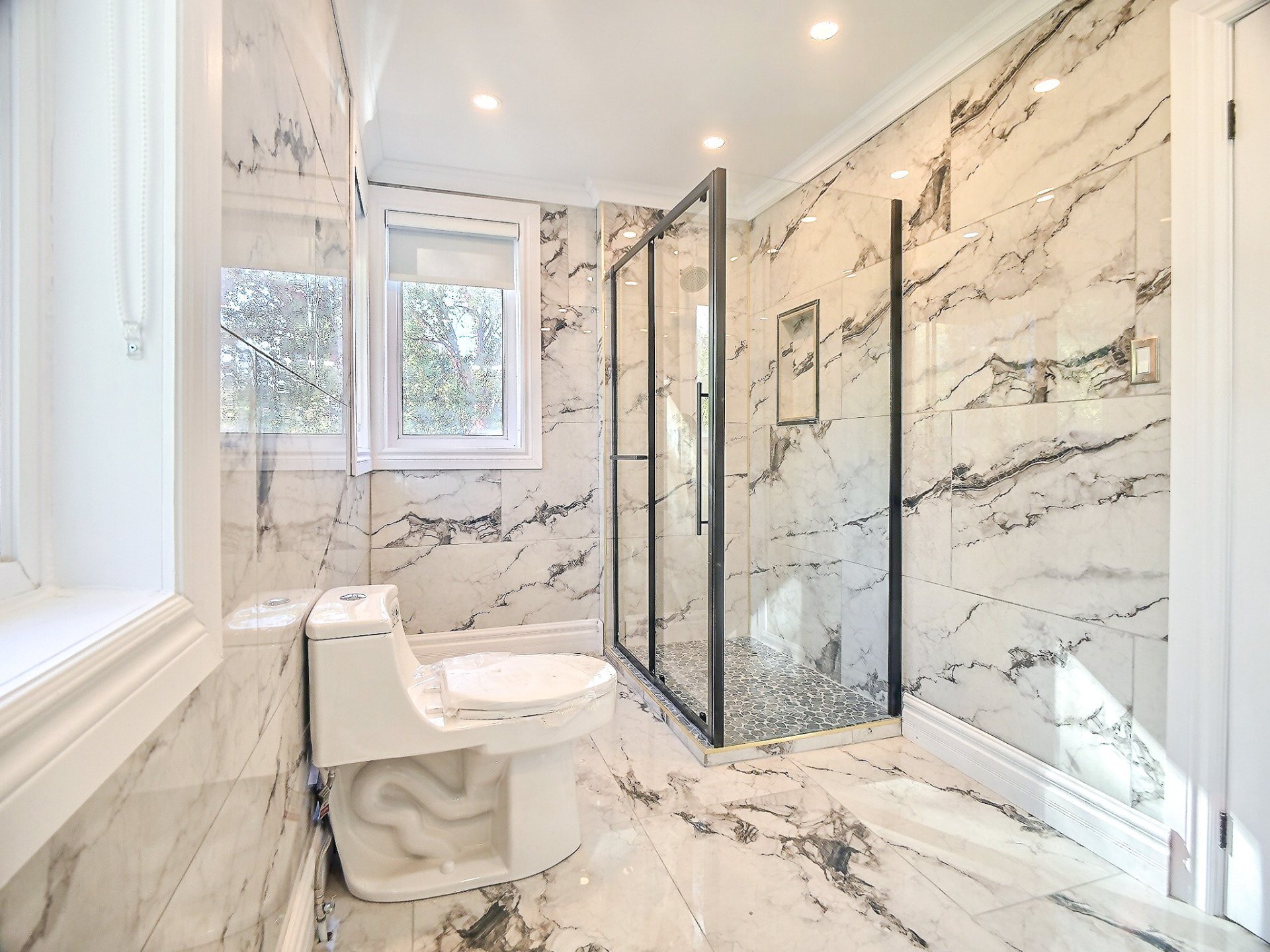 Photo - Ensuite bathroom