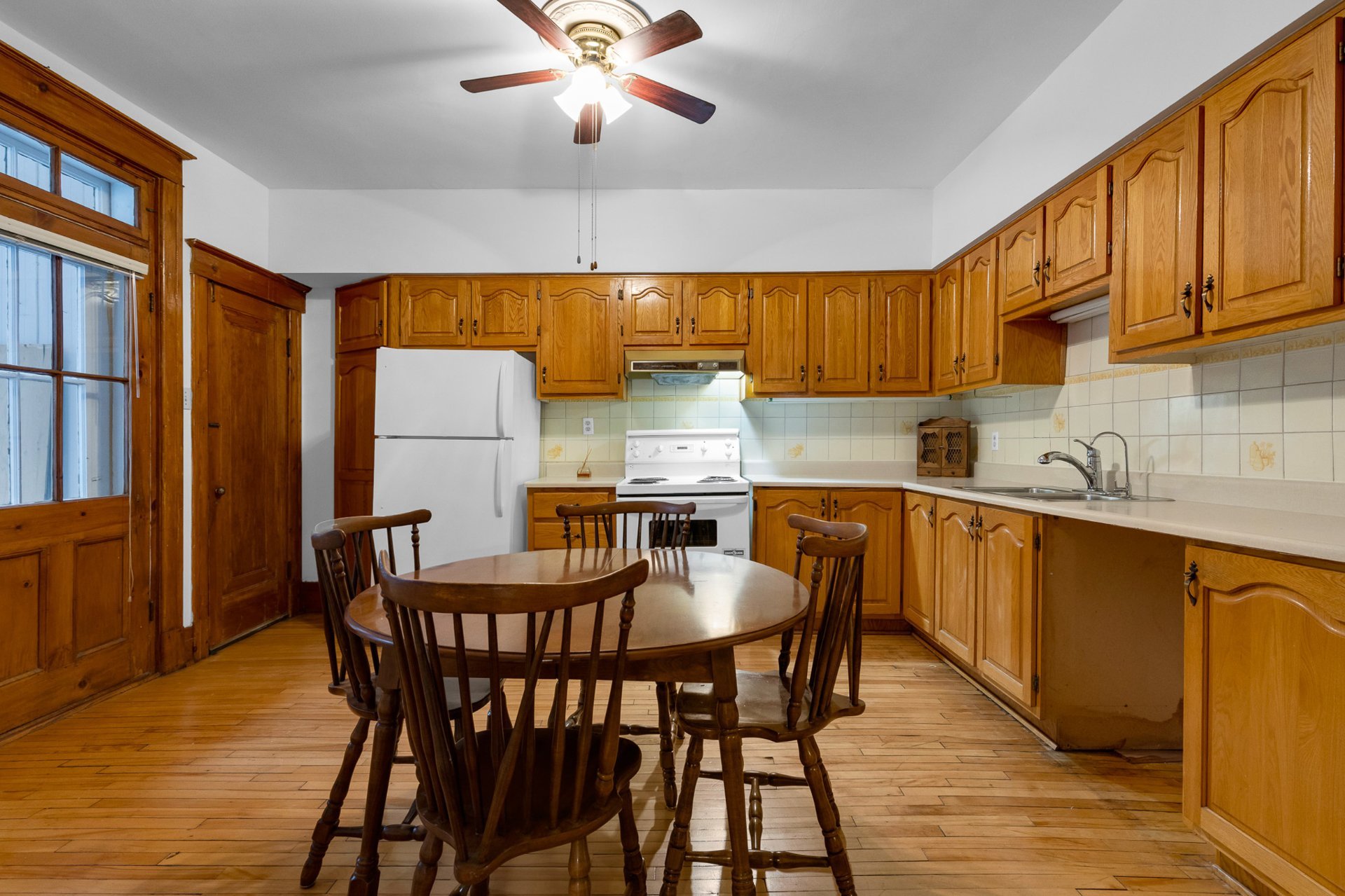 Photo - Kitchen