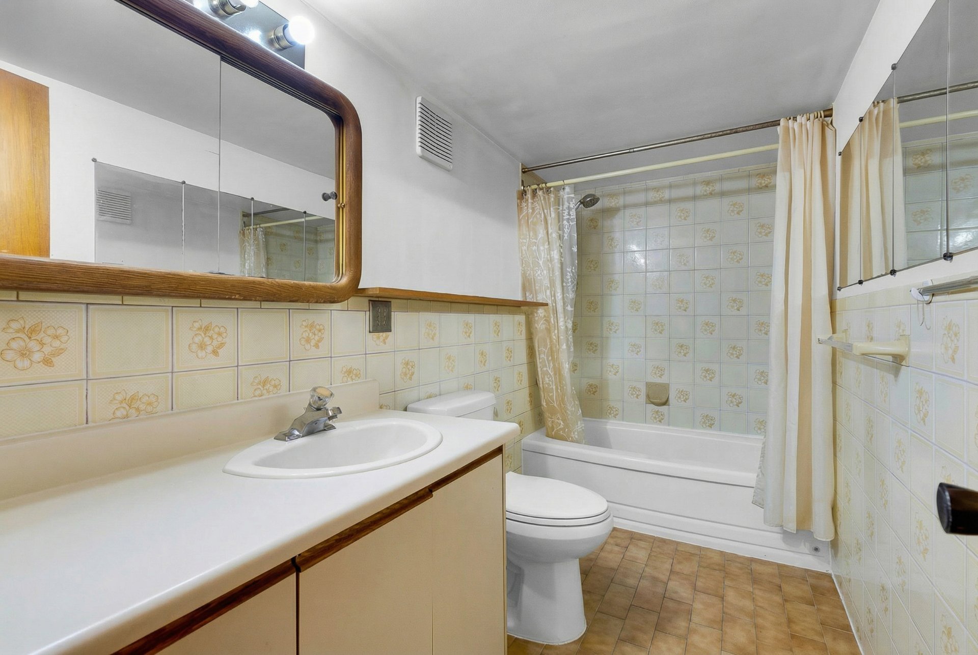 Photo - Basement