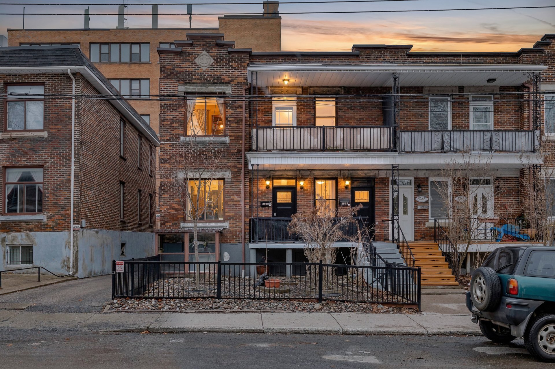 Photo - Frontage