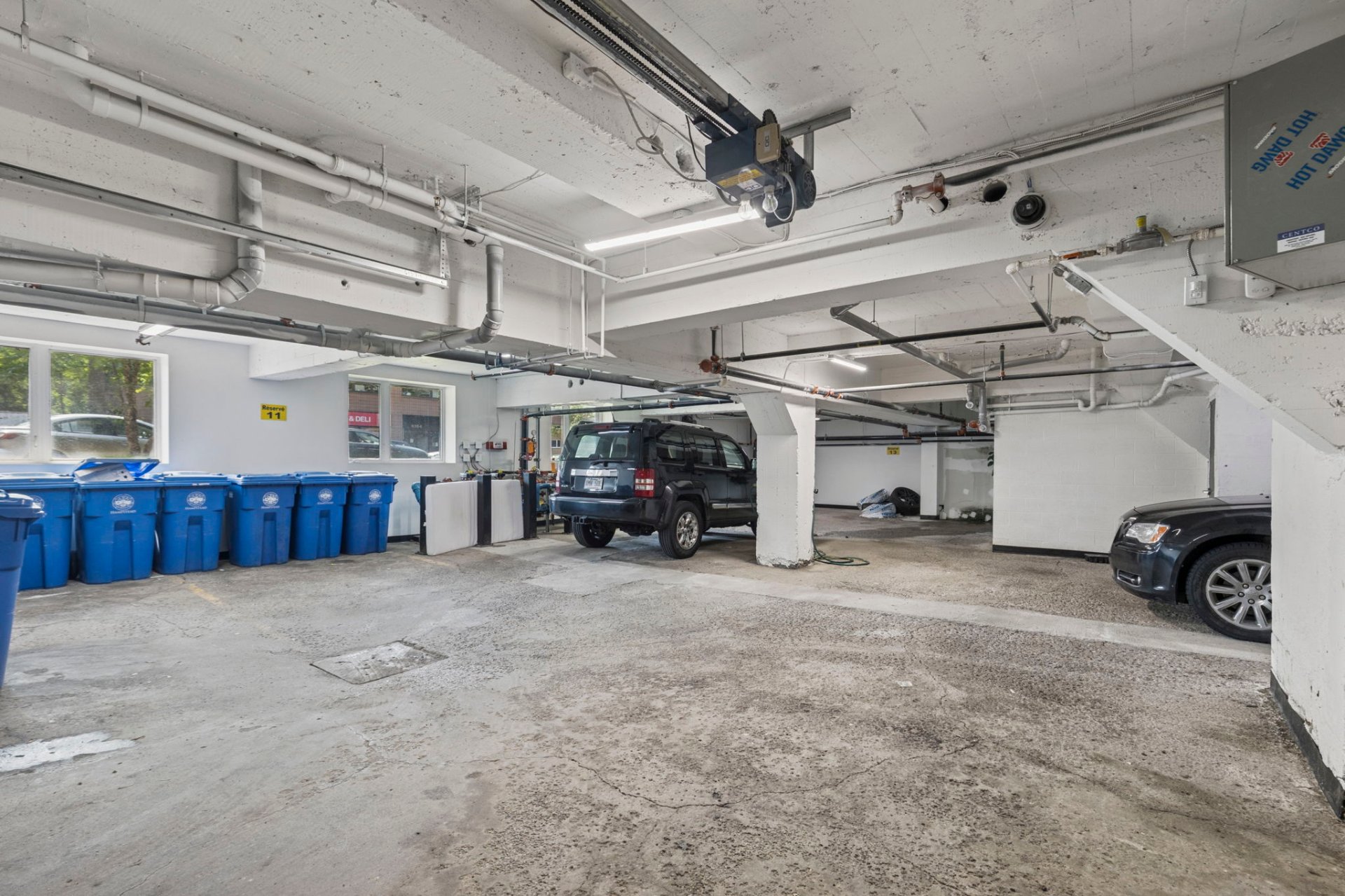 Photo - Garage