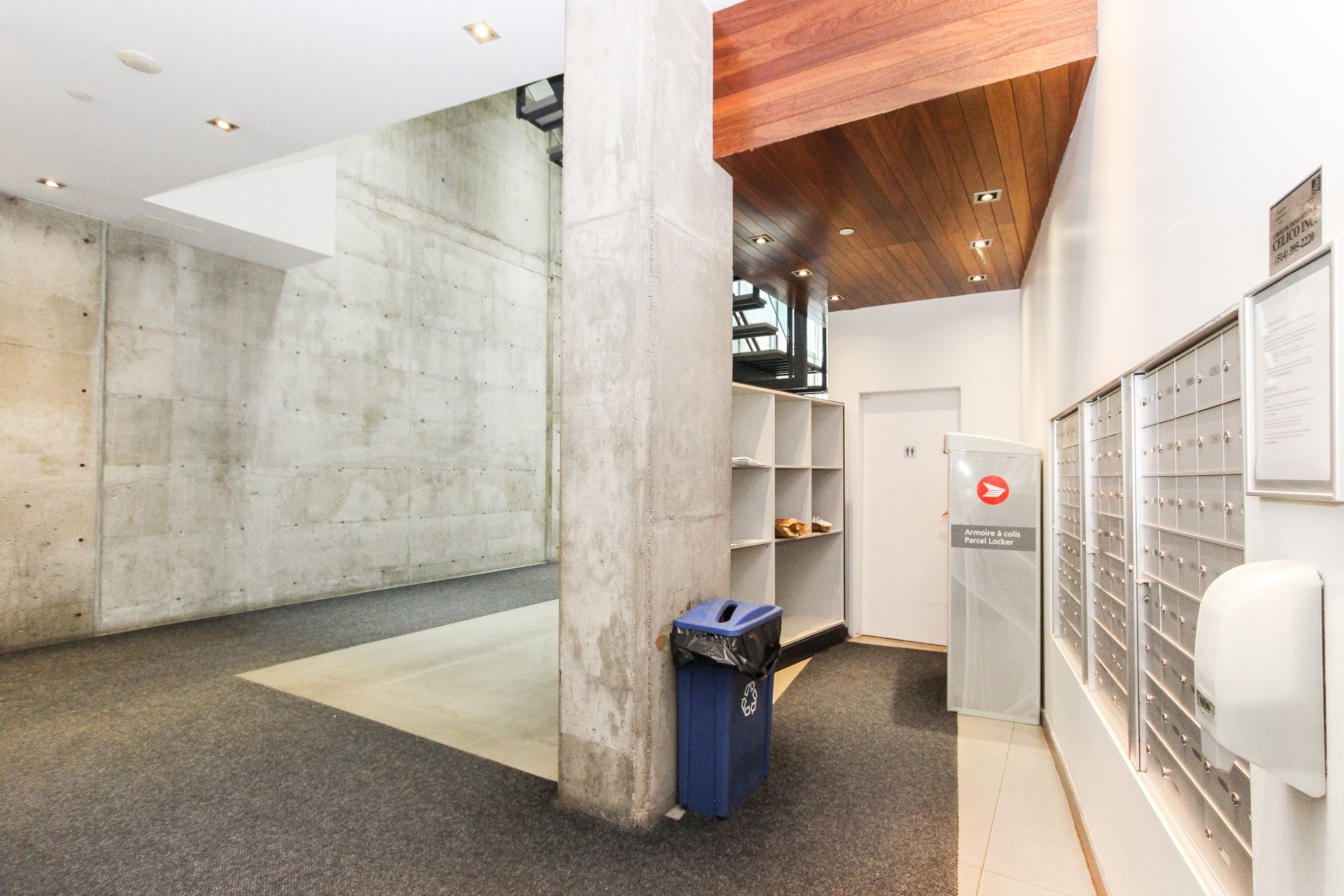 Photo - Interior