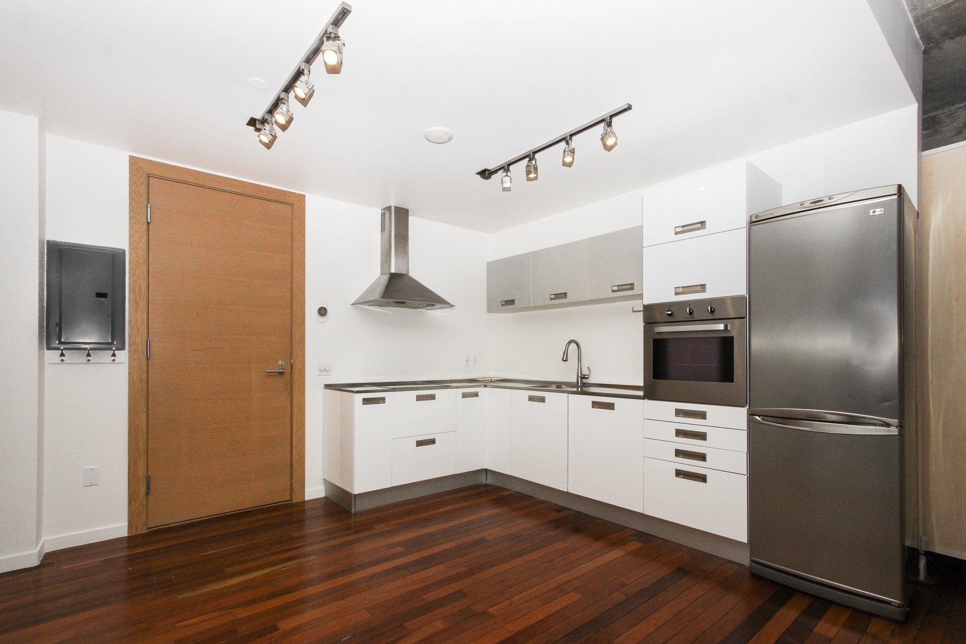 Photo - Kitchen
