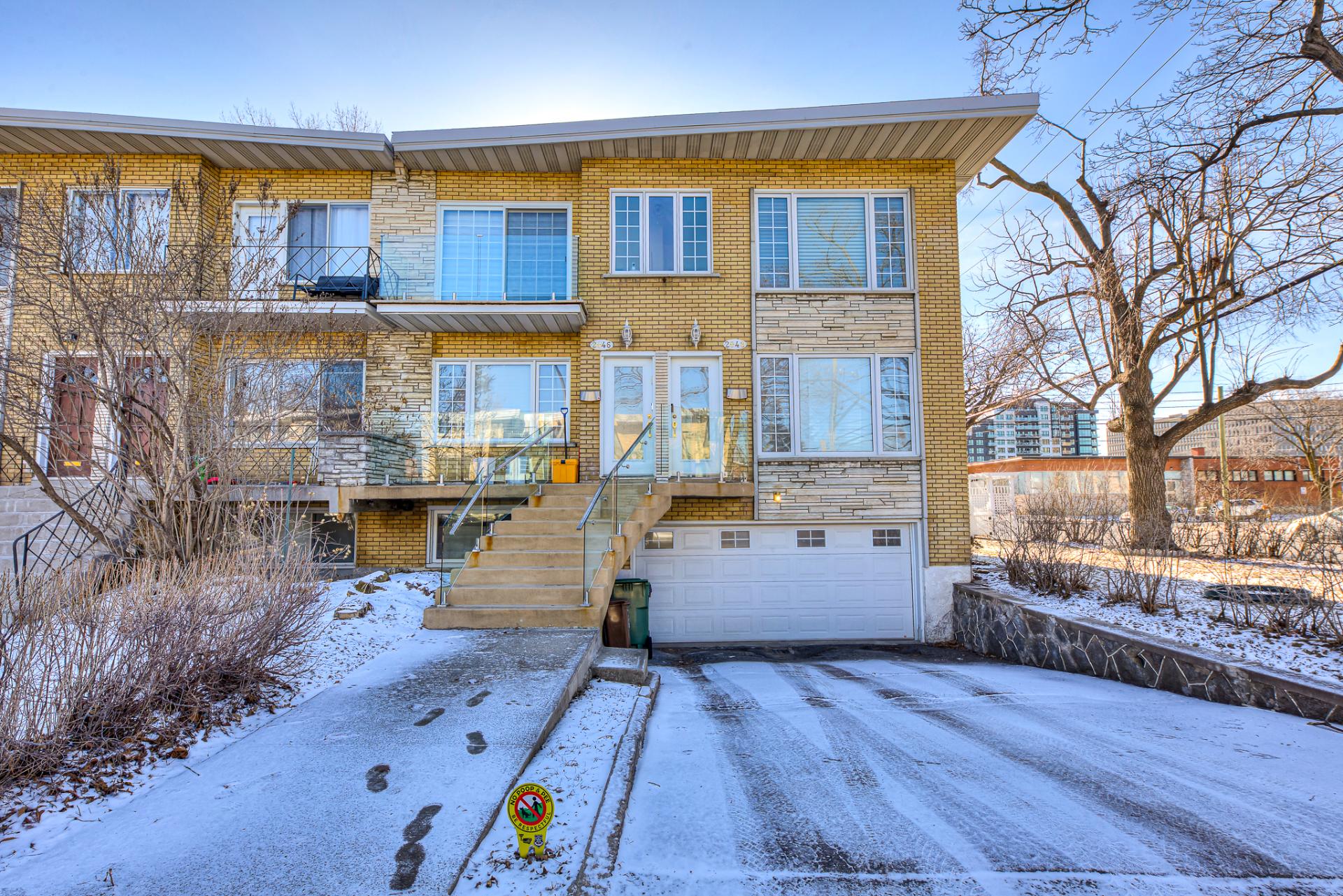 Photo - Entrée extérieure