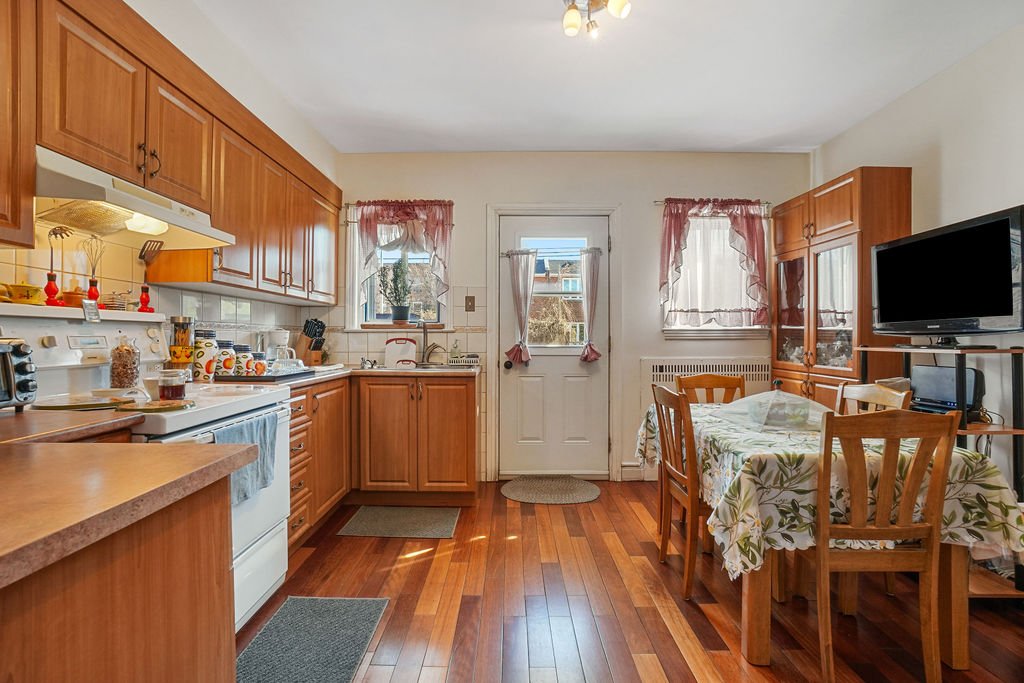 Photo - Kitchen