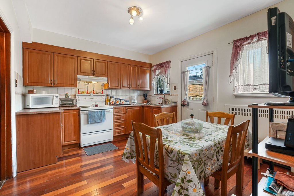 Photo - Kitchen