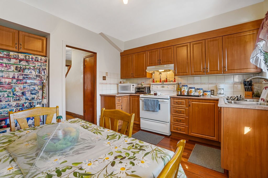 Photo - Kitchen