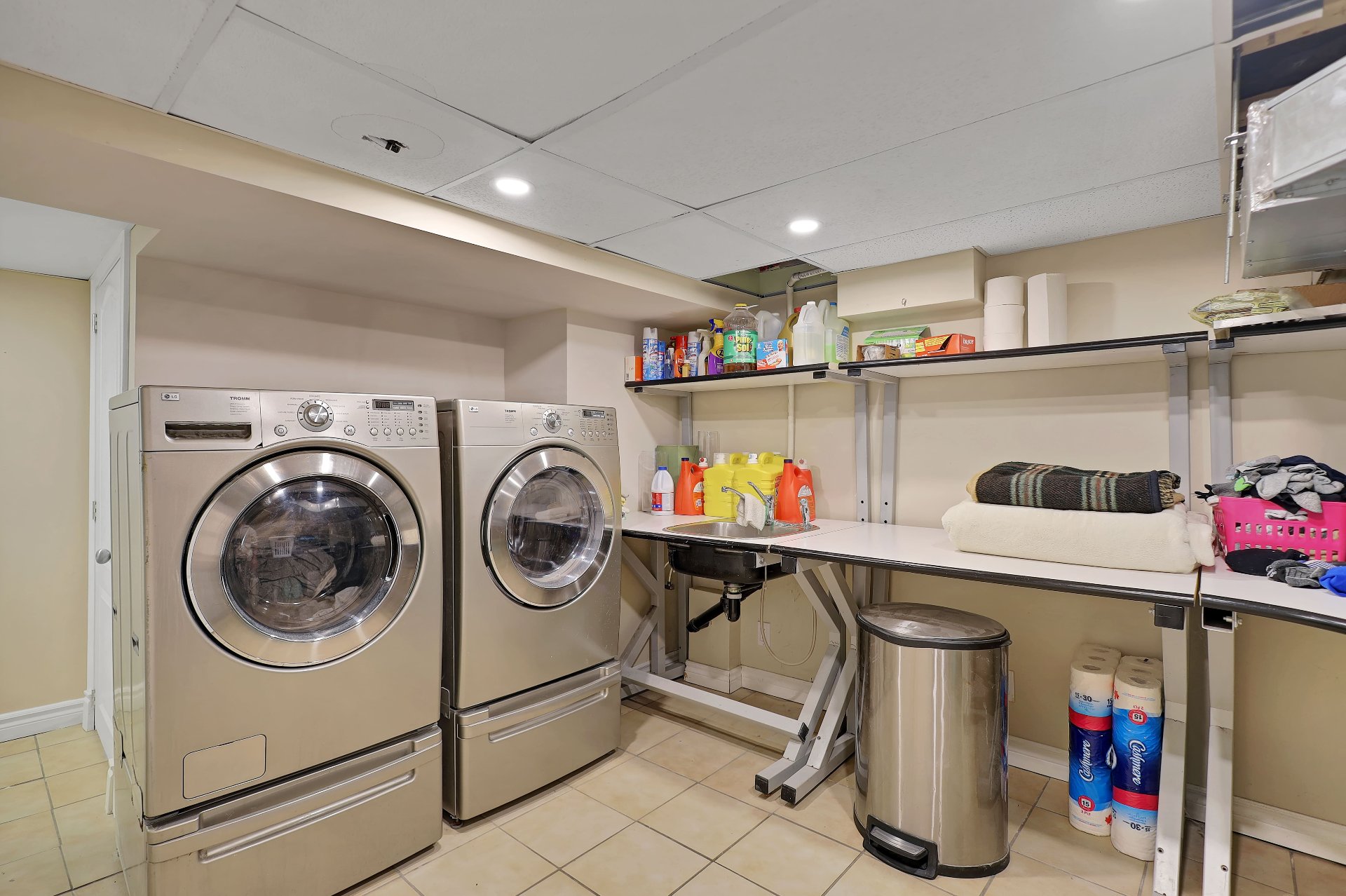 Photo - Laundry room