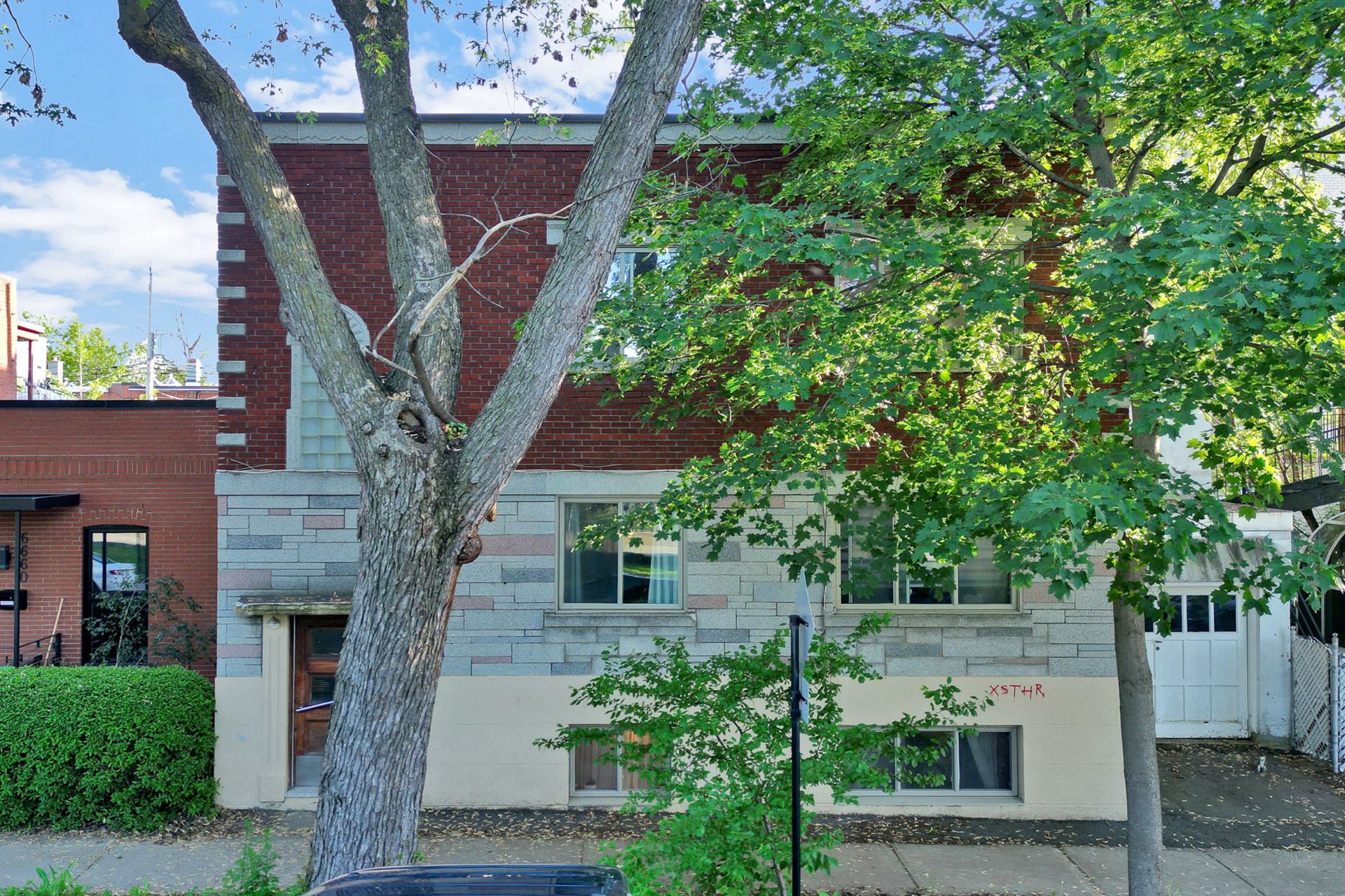 Photo - Exterior