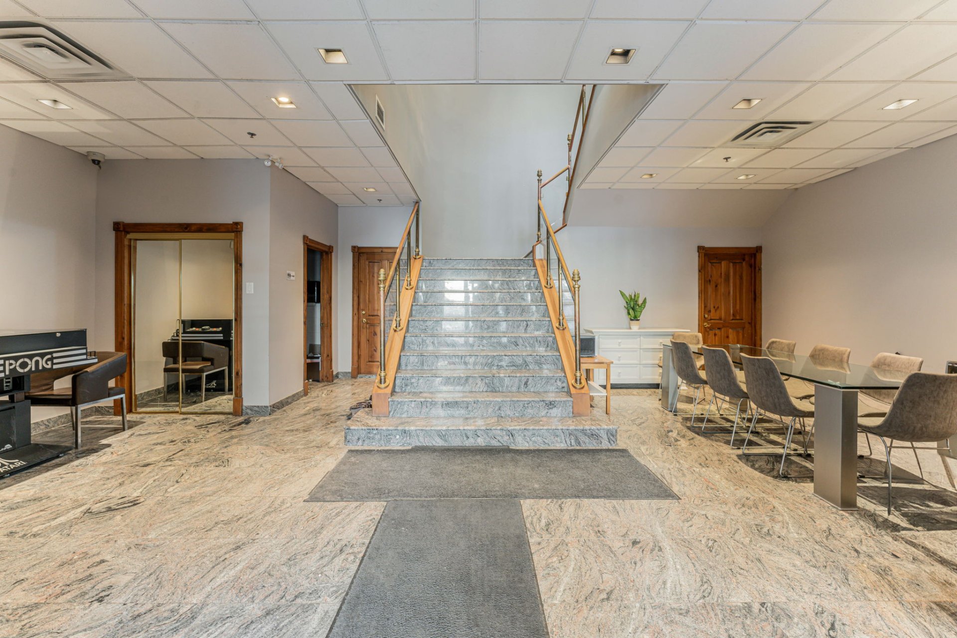 Photo - Reception Area