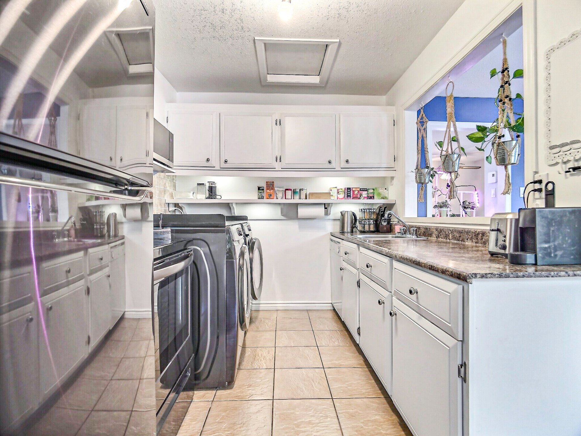 Photo - Kitchen