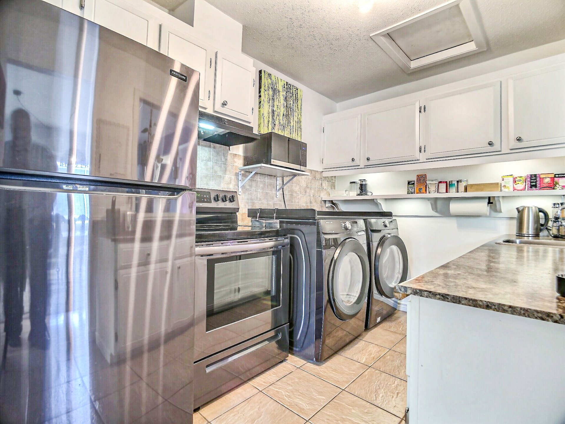 Photo - Kitchen