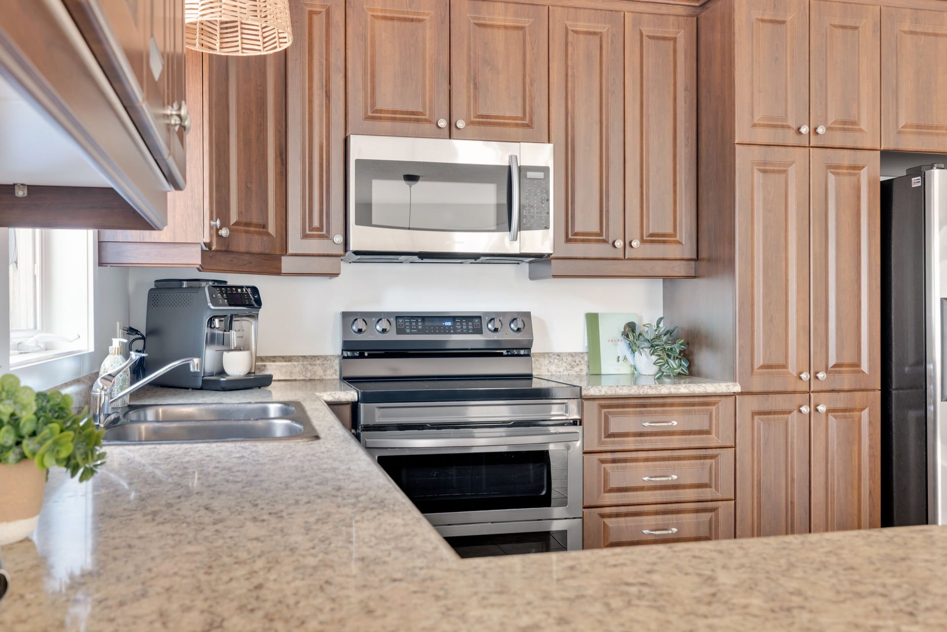 Photo - Kitchen