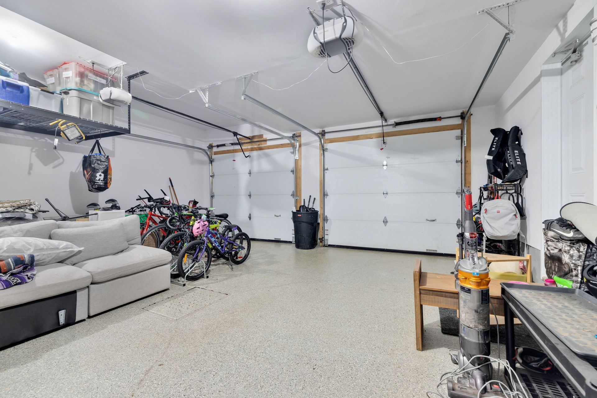 Photo - Garage