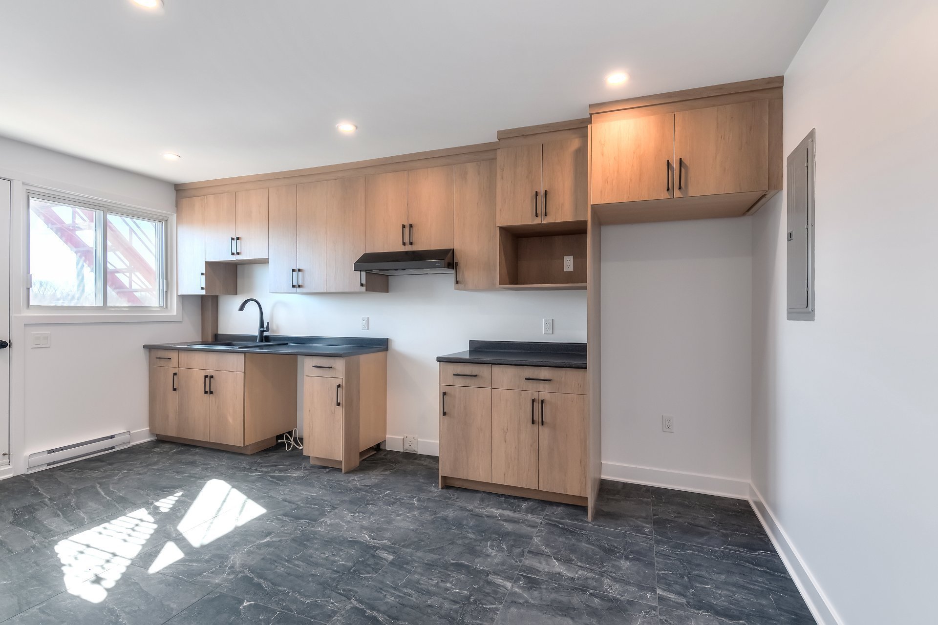 Photo - Kitchen