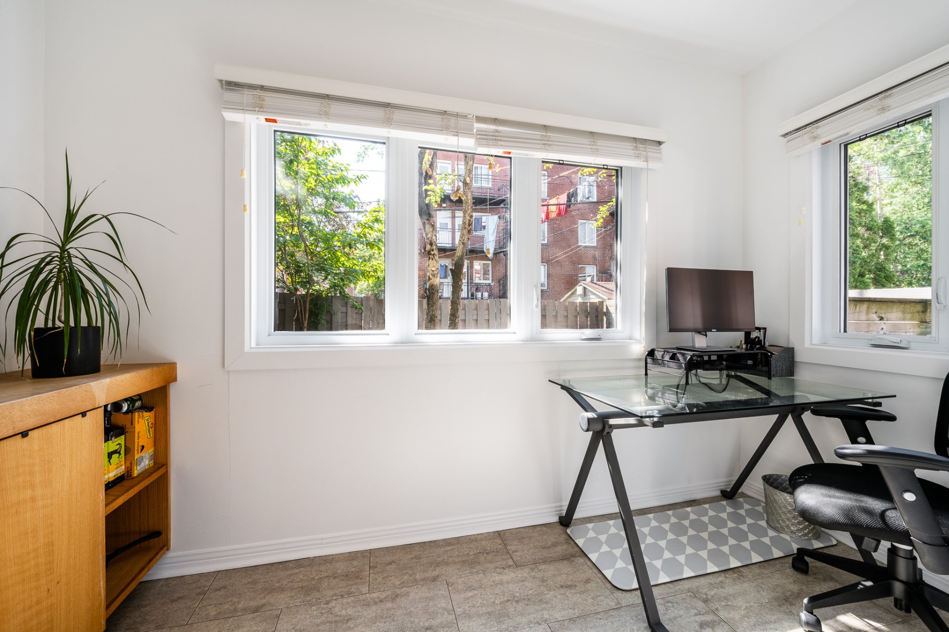 Photo - Bureau