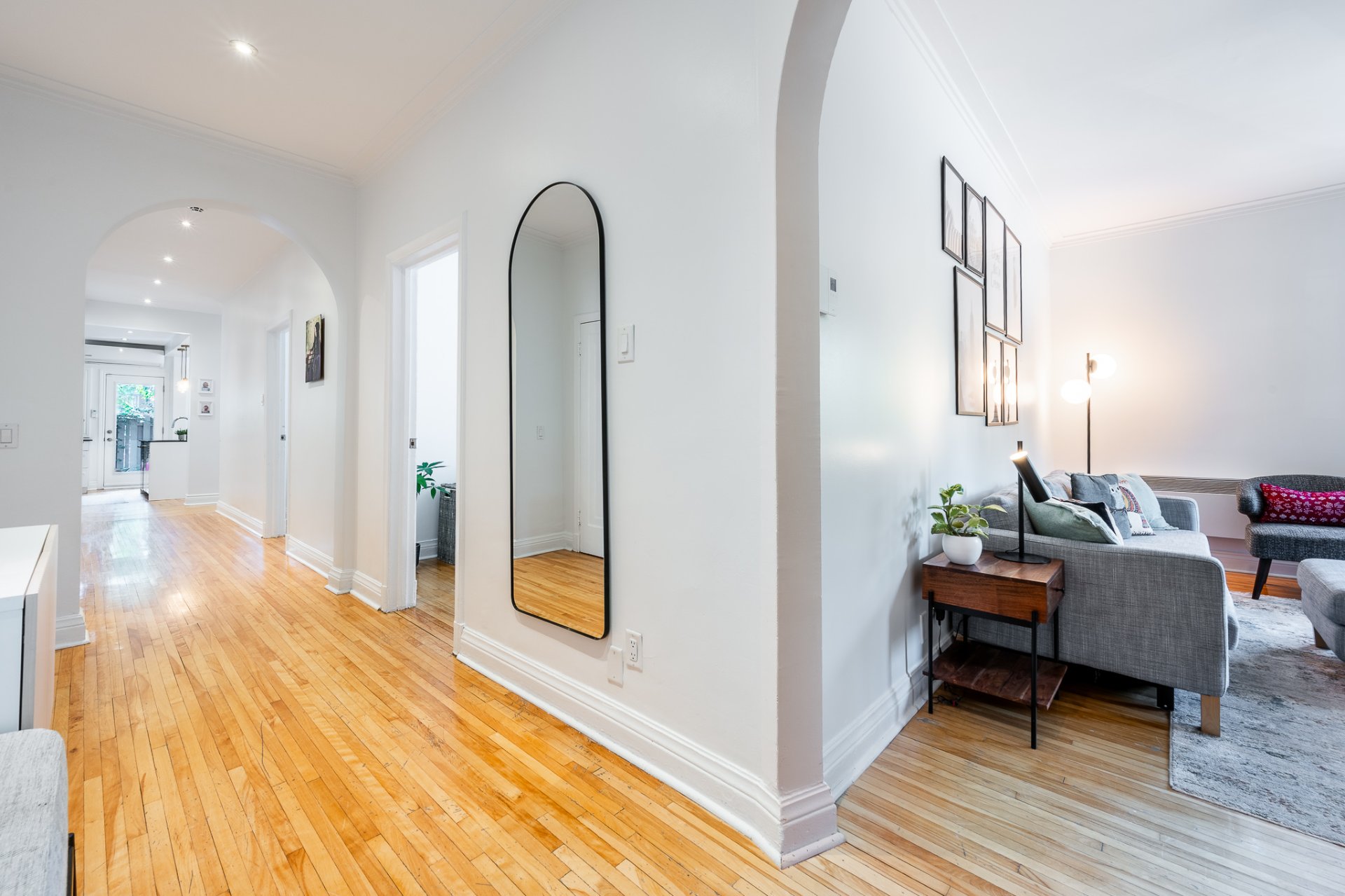 Photo - PASAGEWAY