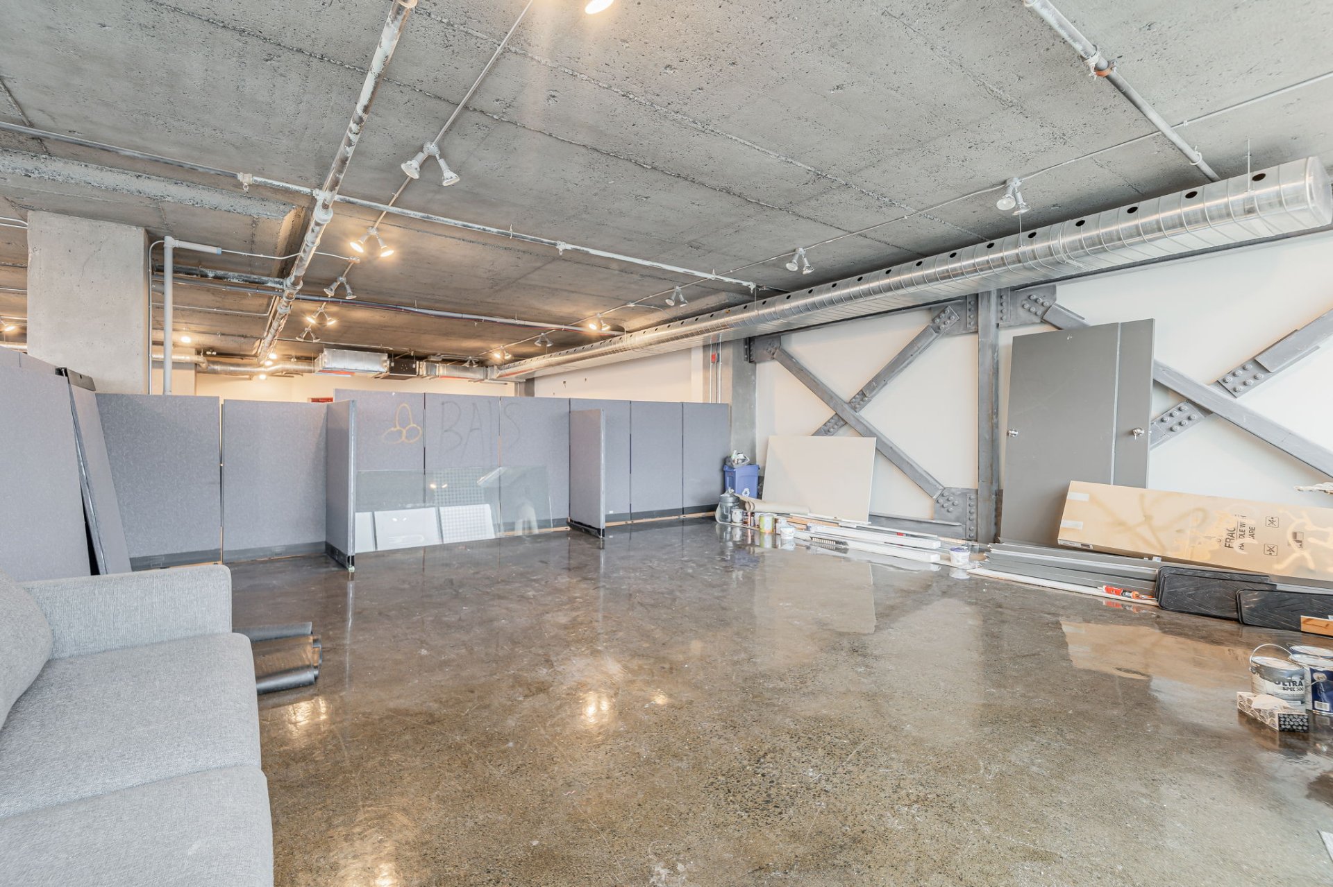 Photo - Interior