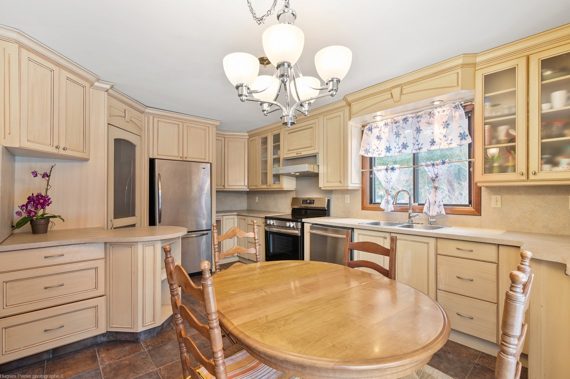 Photo - Kitchen