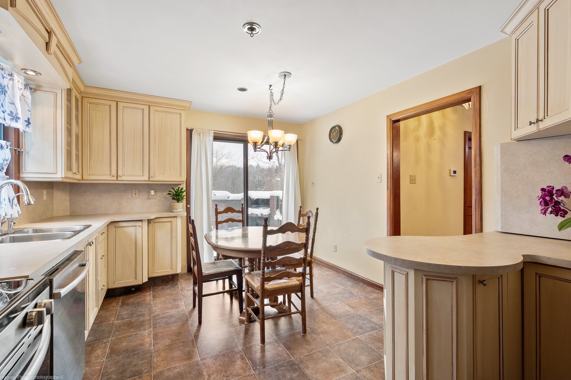 Photo - Kitchen