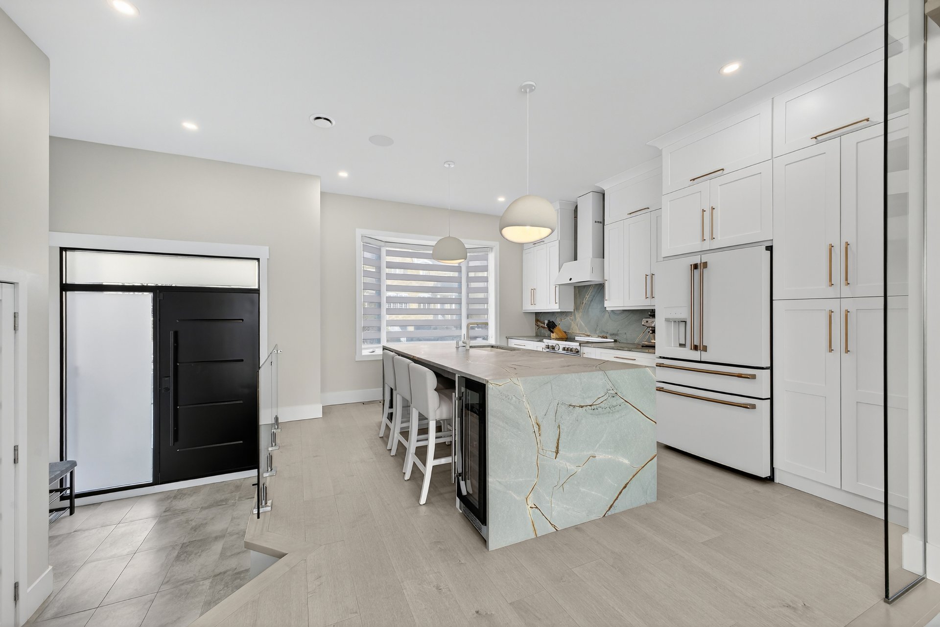 Photo - Exterior entrance