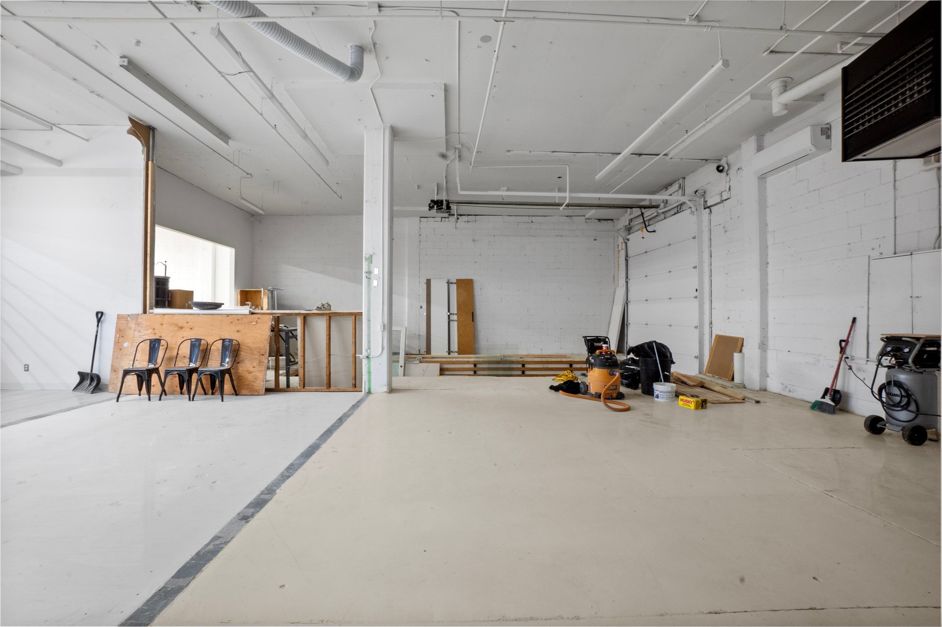 Photo - Interior