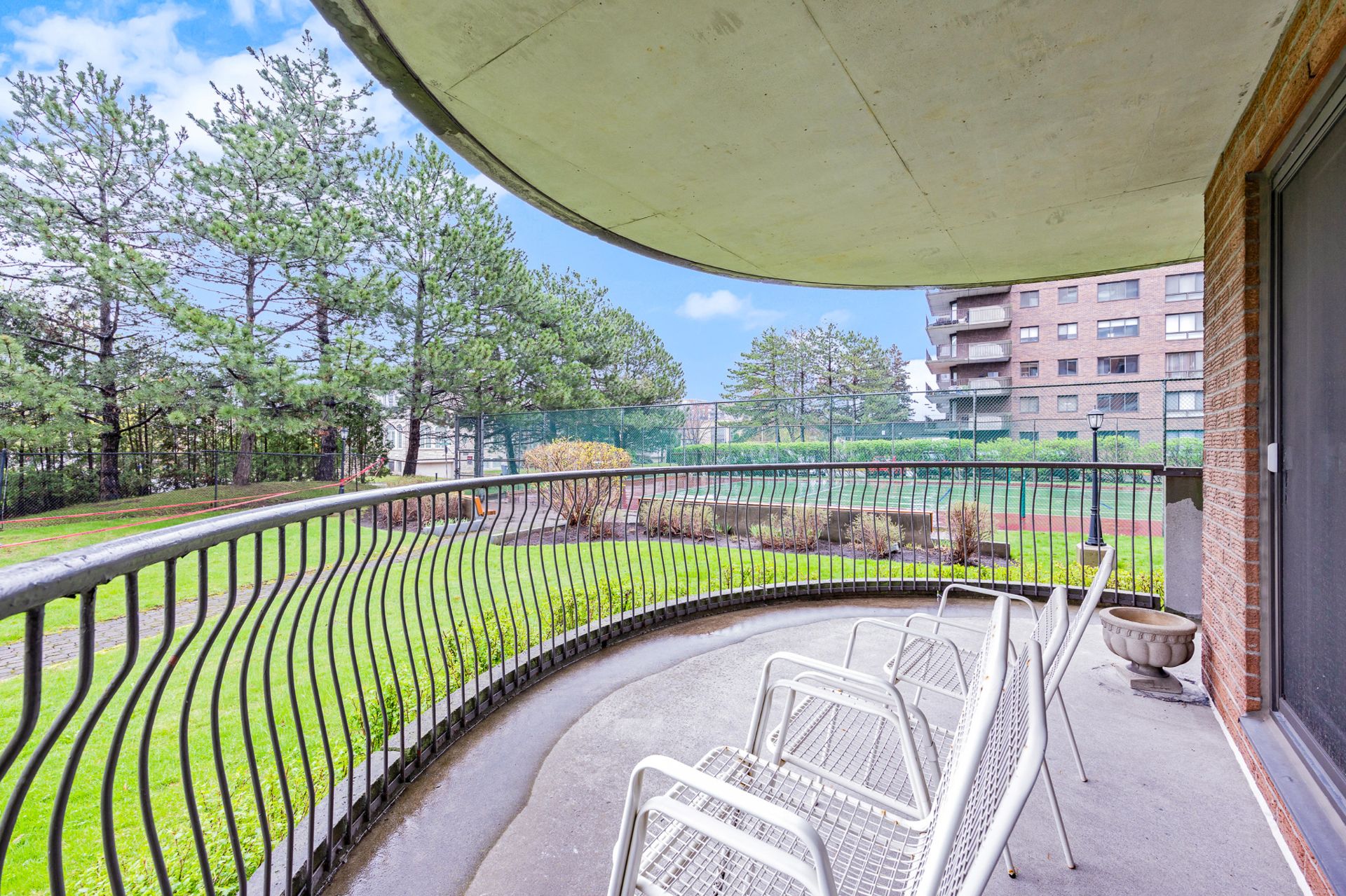 Photo - Balcon