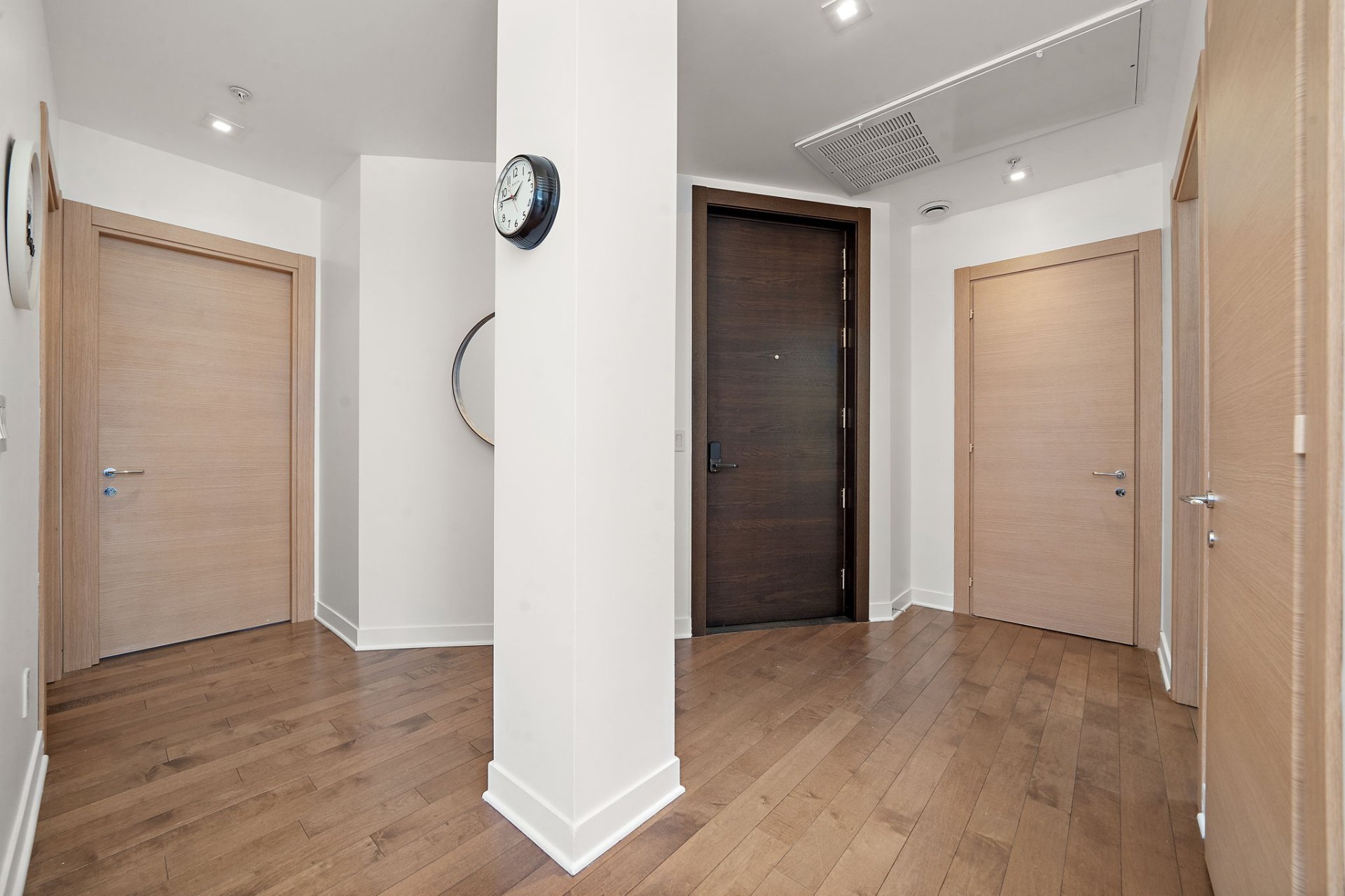 Photo - Hallway