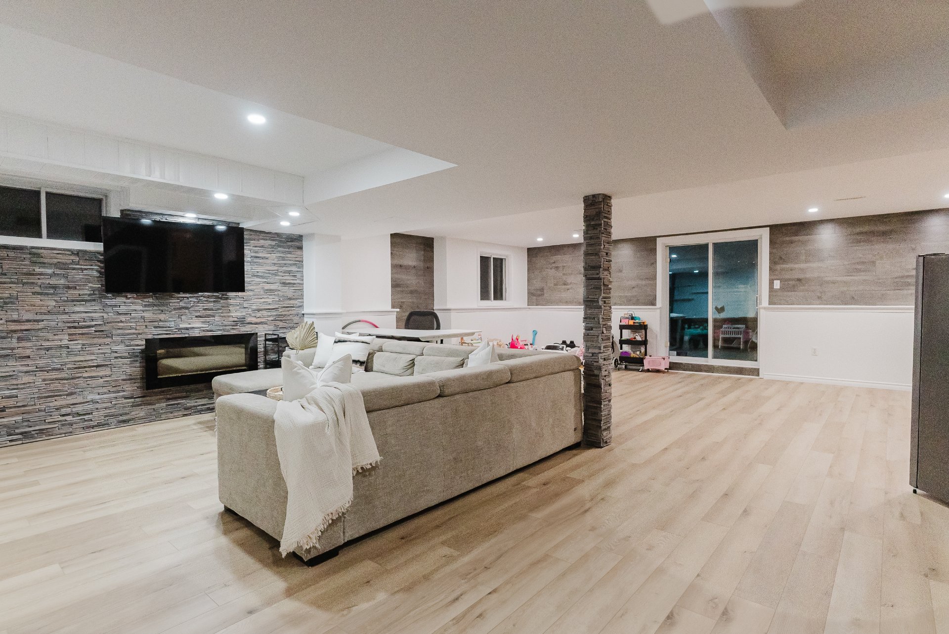 Photo - Family room