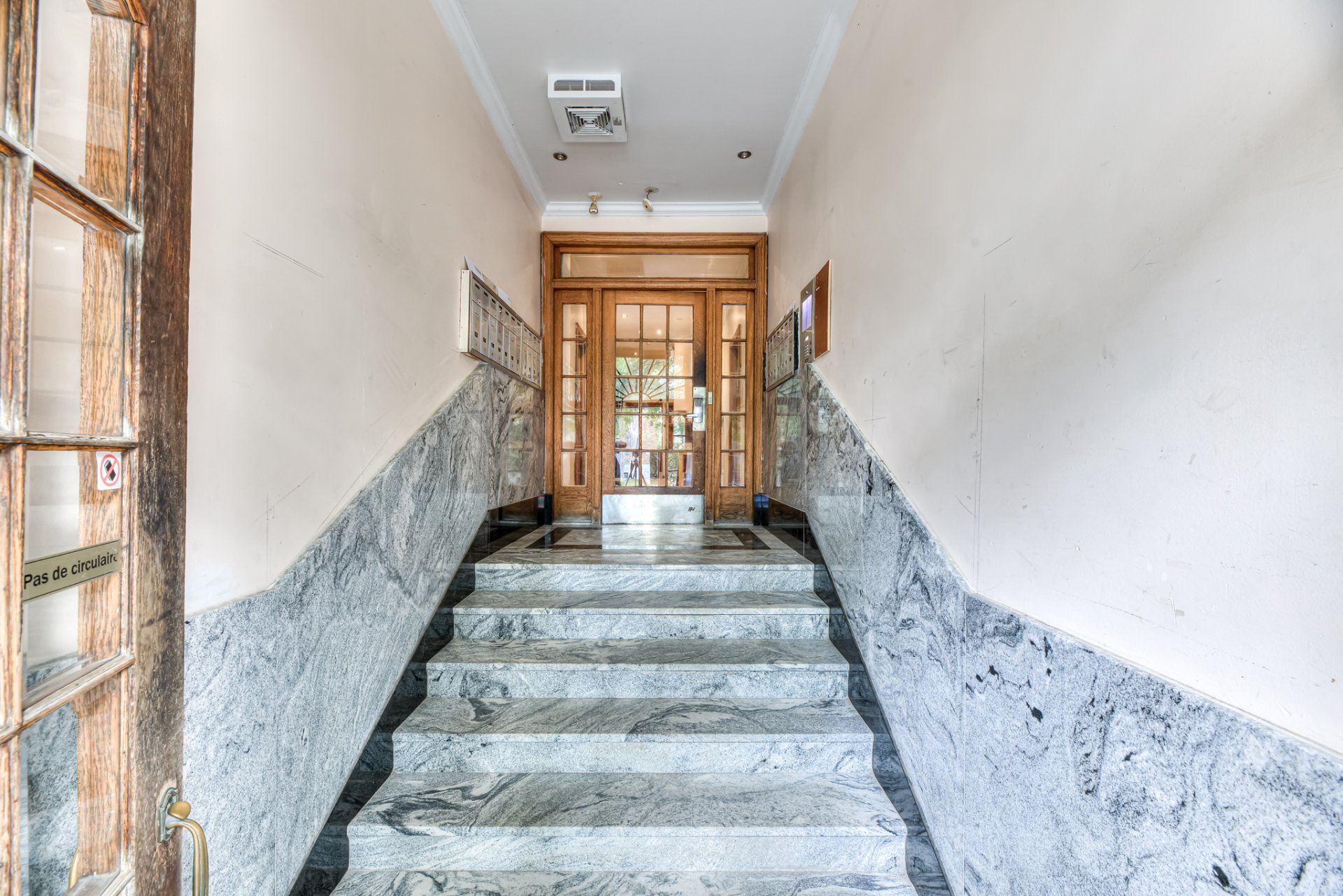 Photo - Entrée extérieure