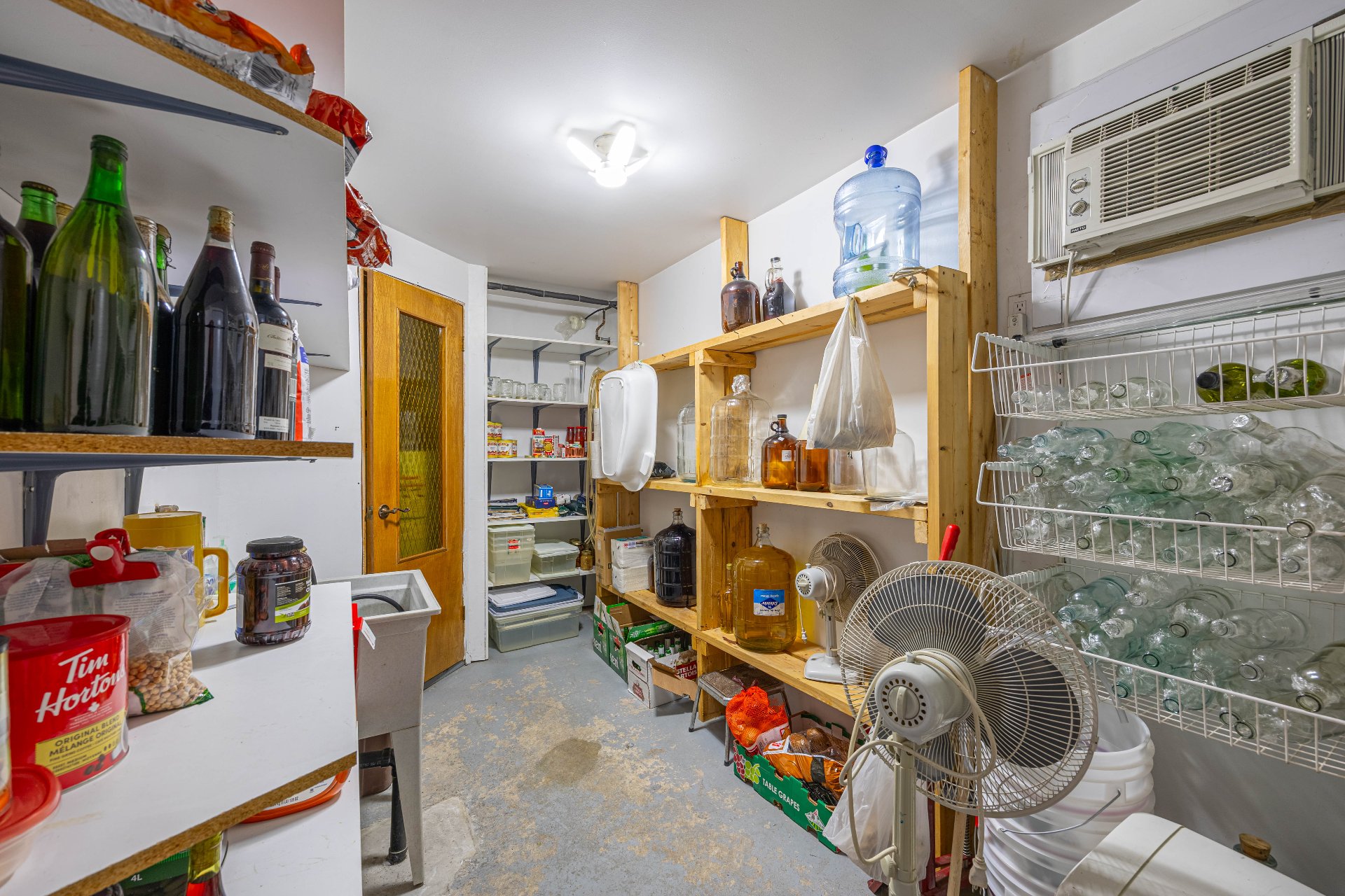 Photo - Cave/ chambre froide