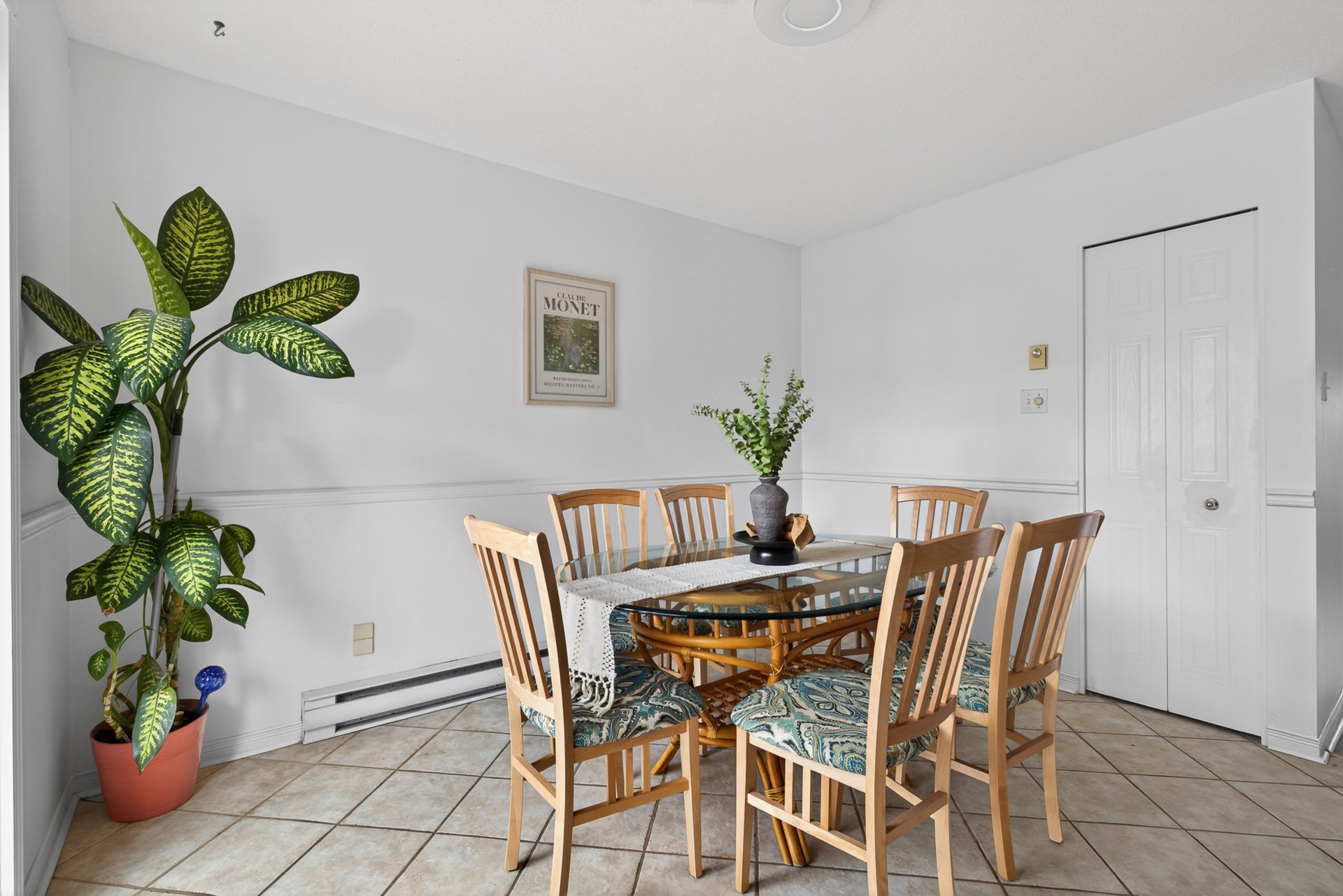 Photo - Dining room