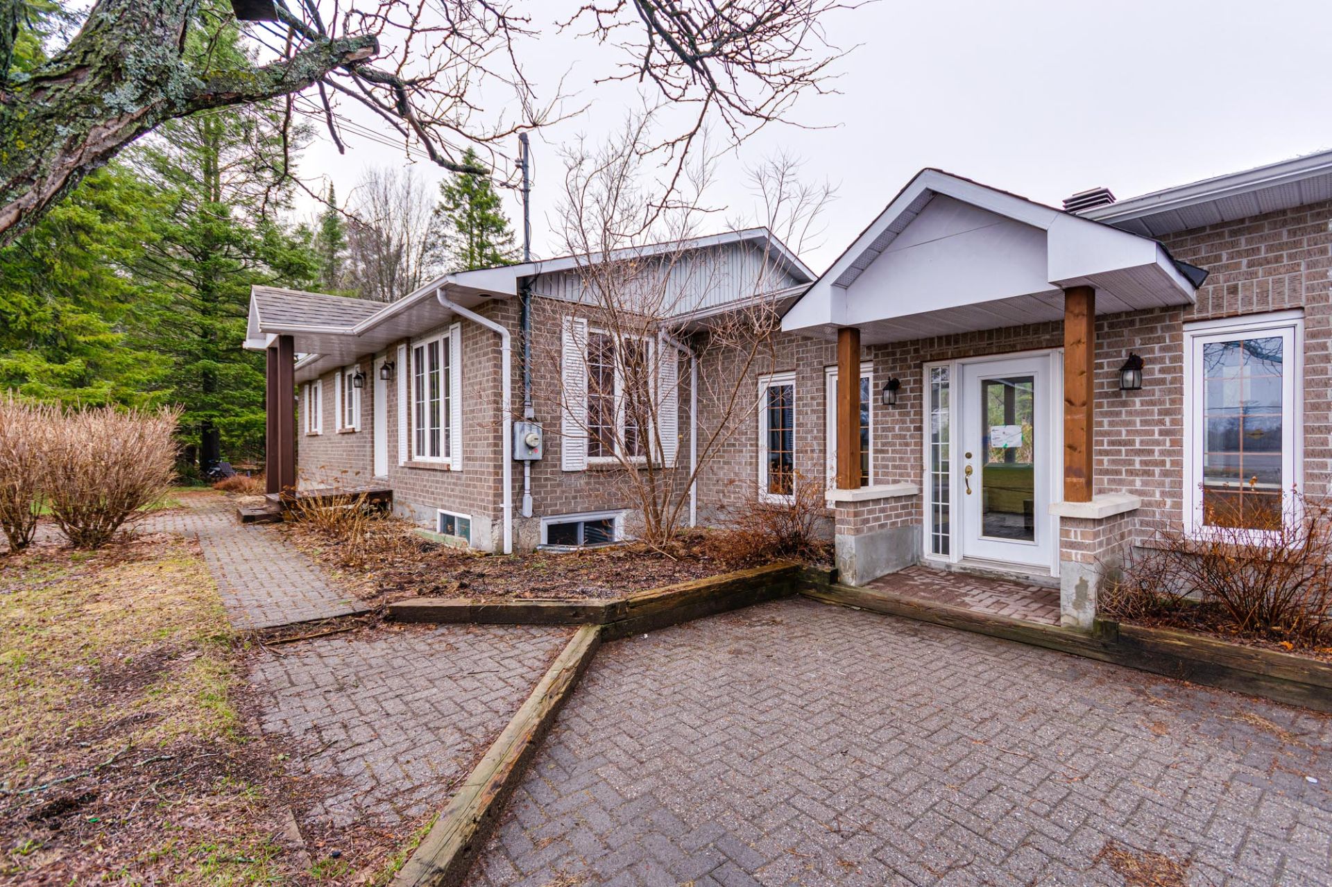 Photo - Frontage