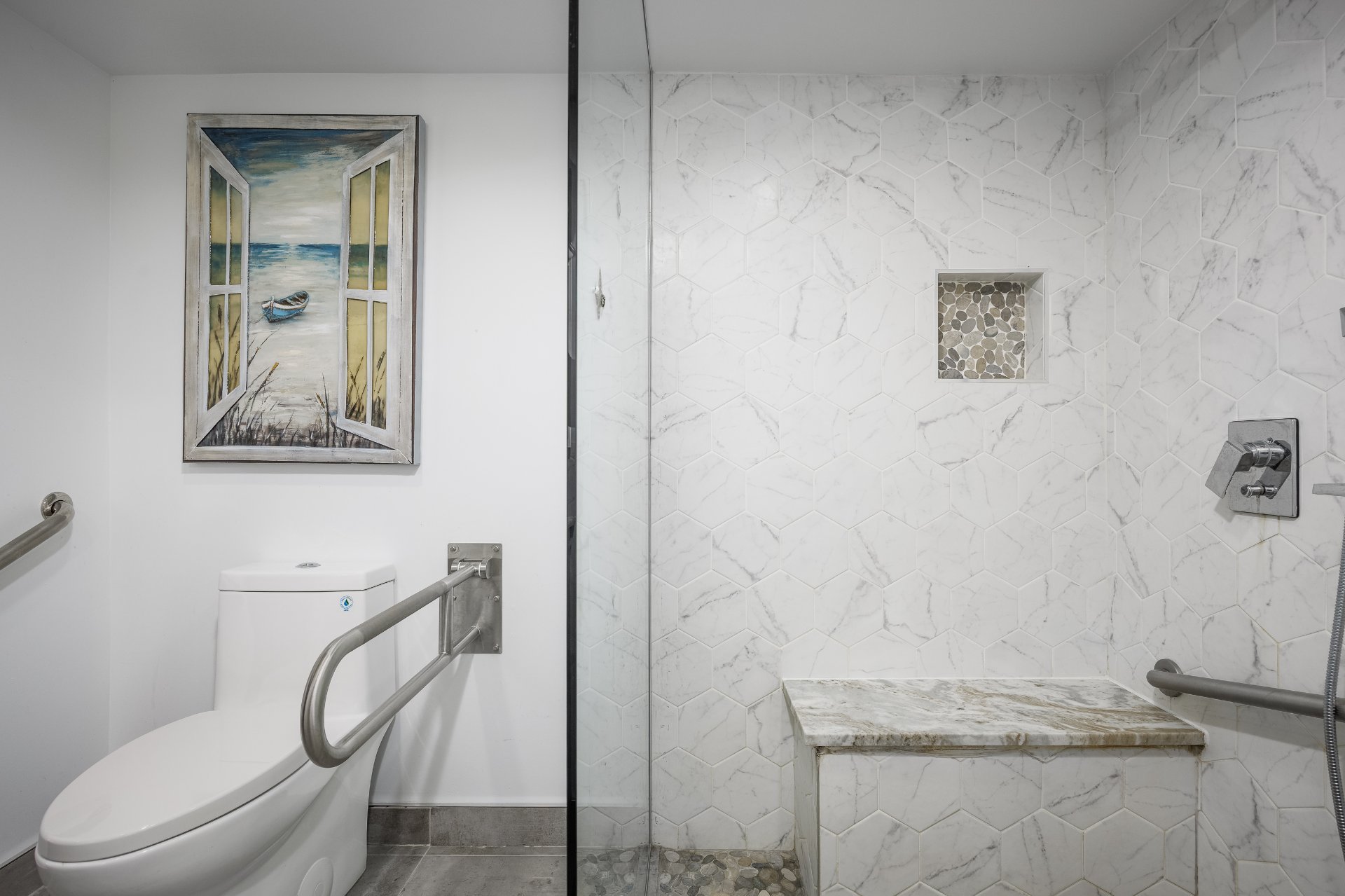 Photo - Salle de bains attenante à la CCP