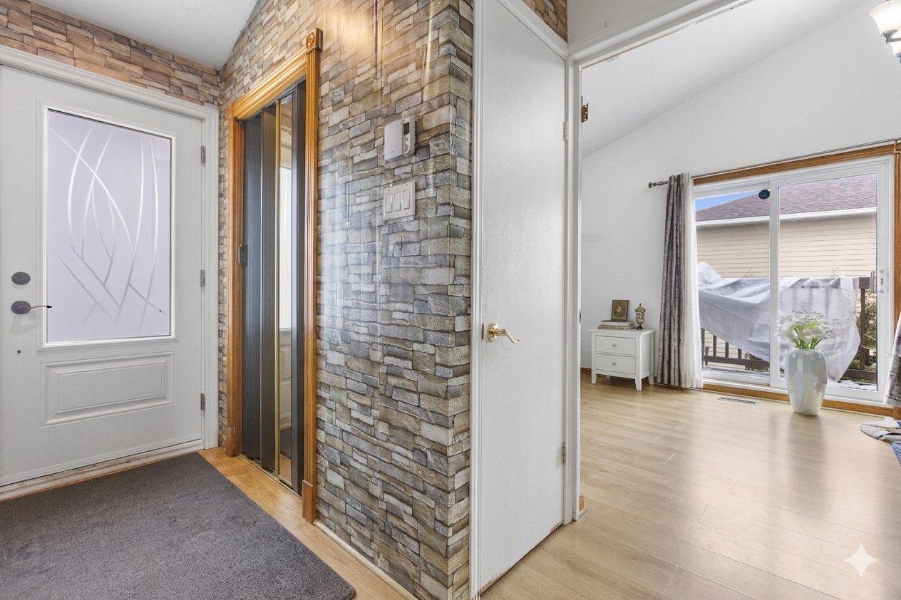 Photo - Hallway