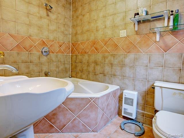 Photo - Bathroom