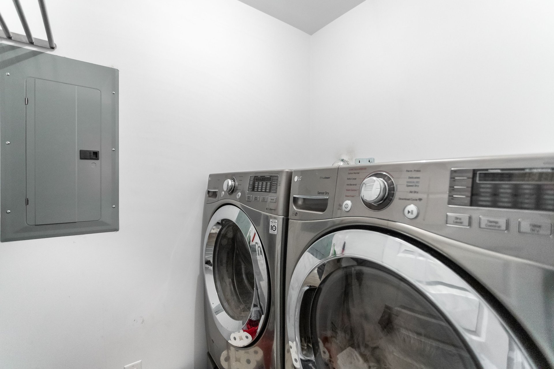 Photo - Laundry room