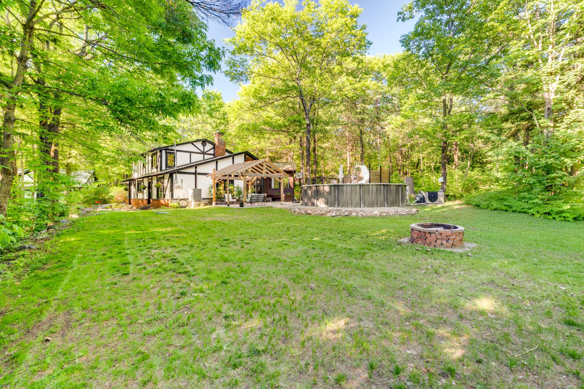 Photo - Backyard