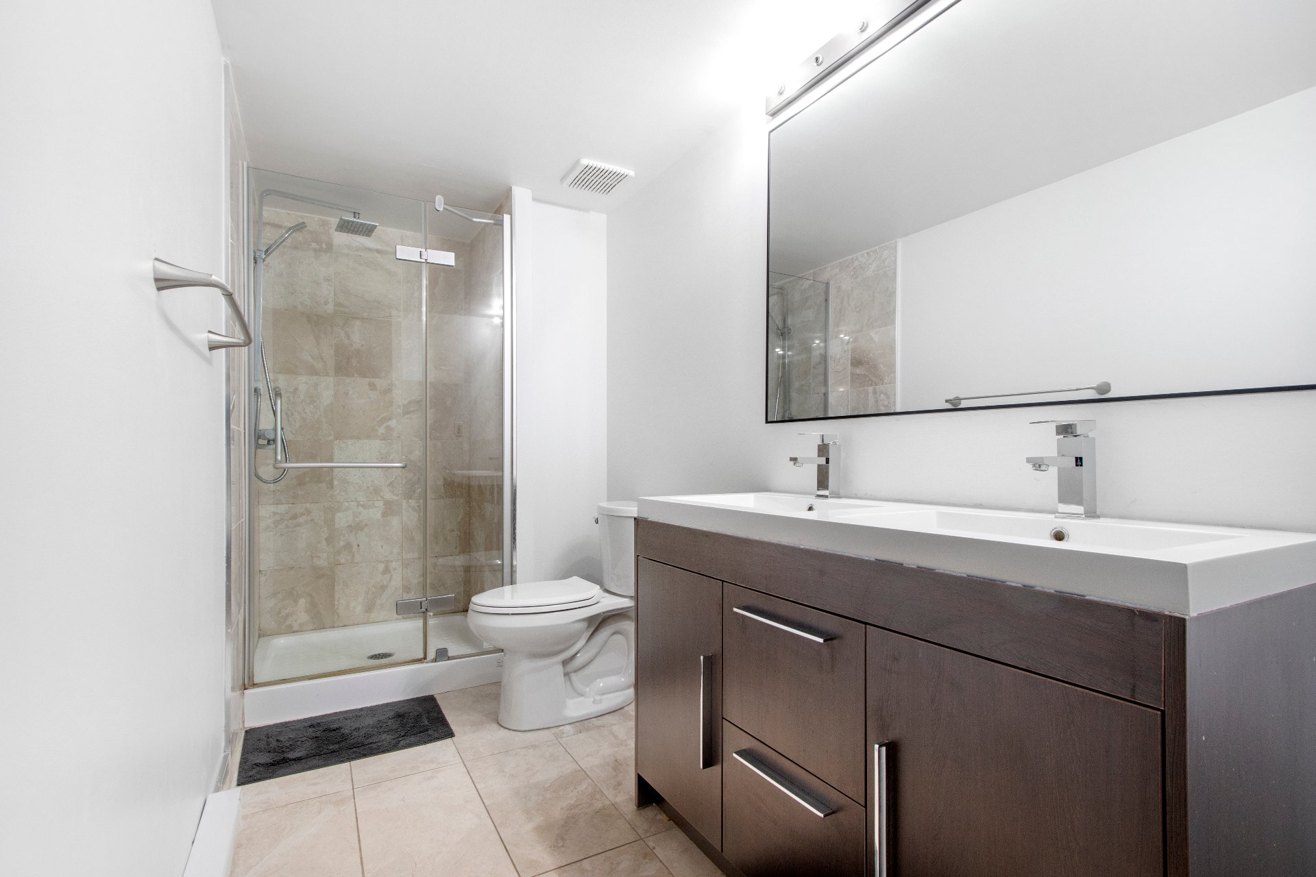 Photo - Ensuite bathroom