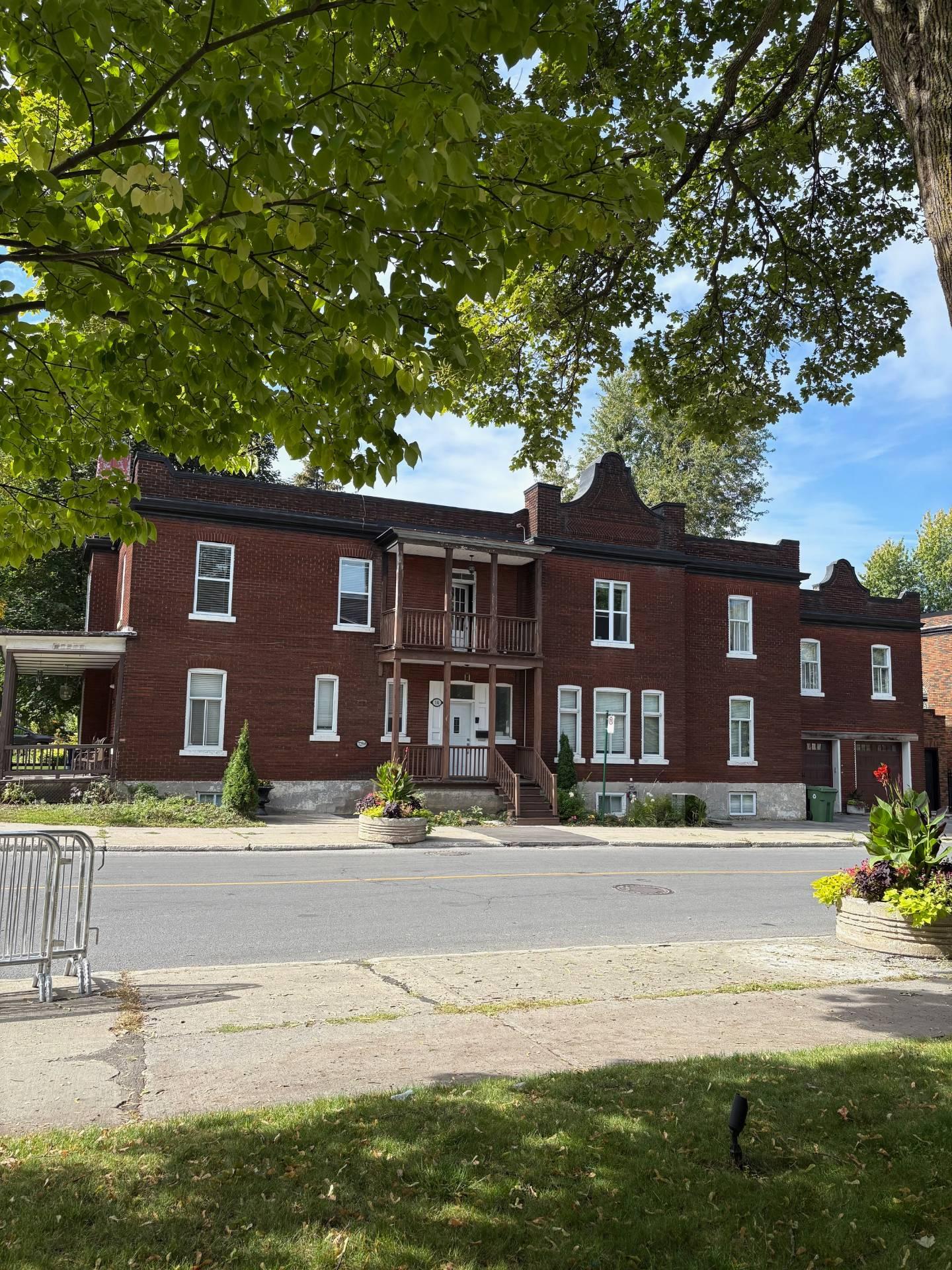 Photo - Frontage