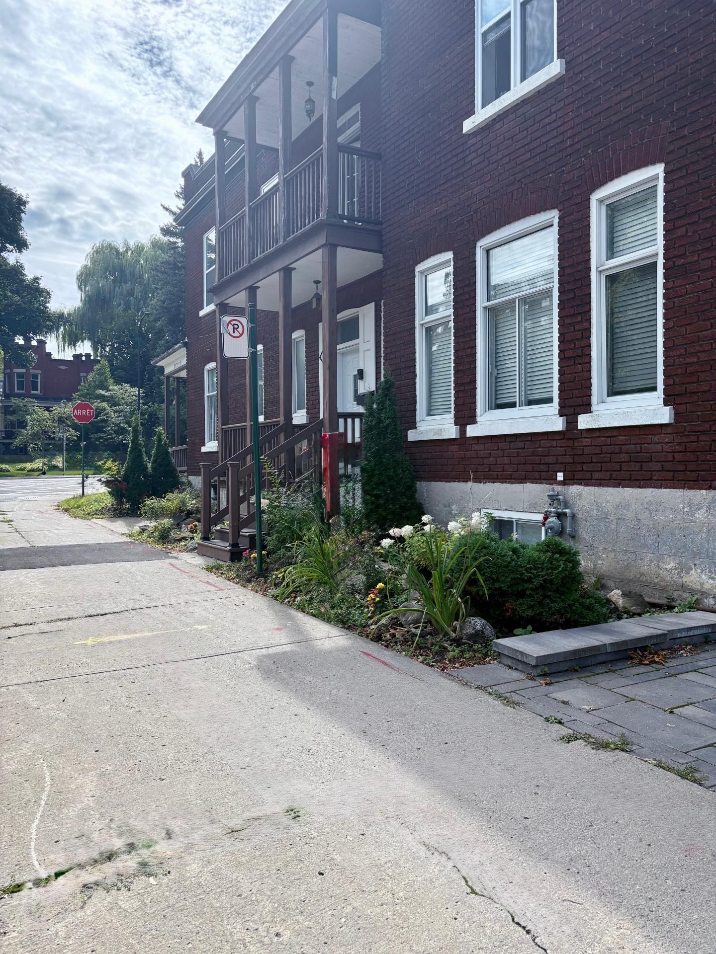 Photo - Frontage