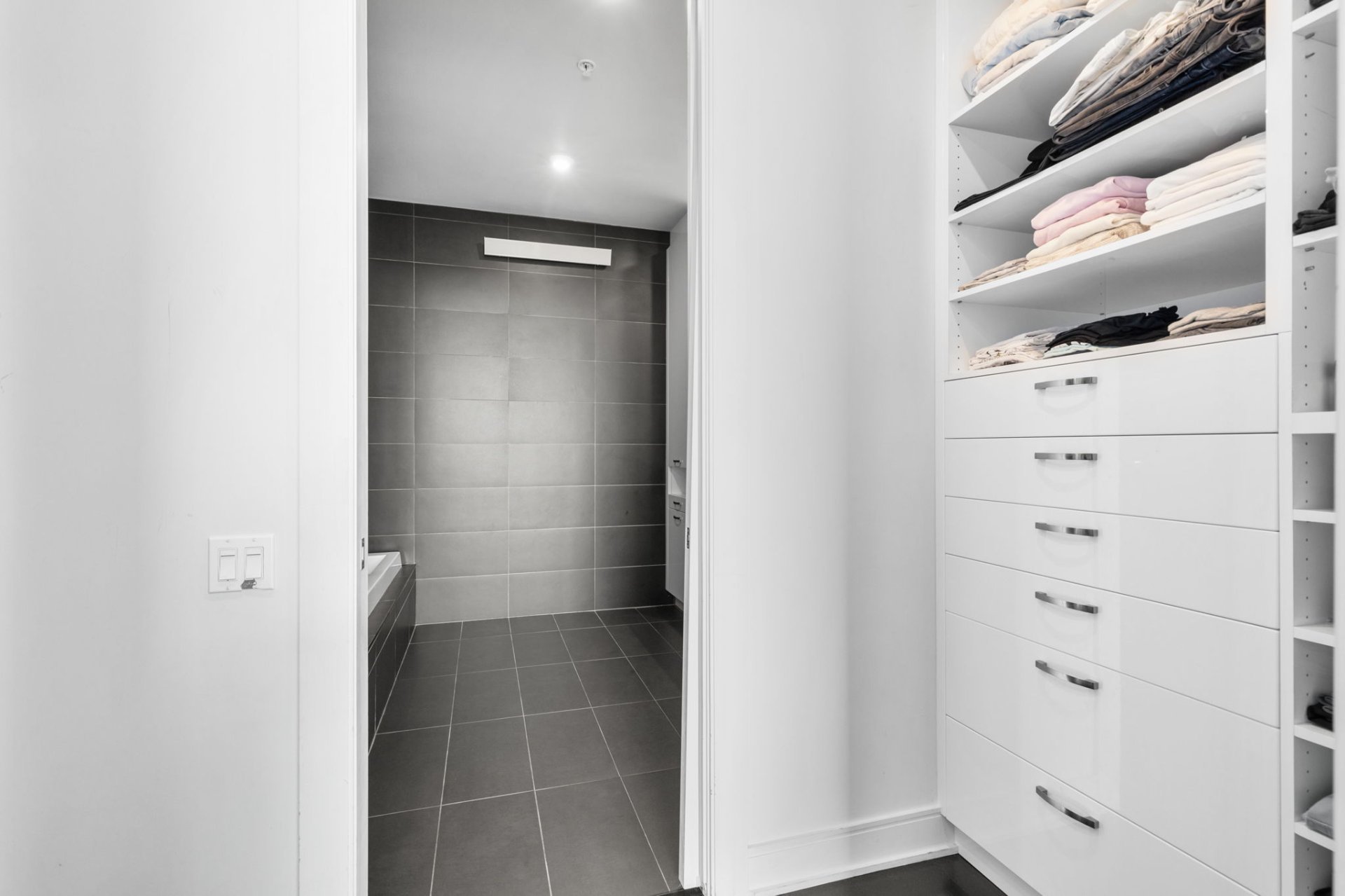Photo - Walk-in closet