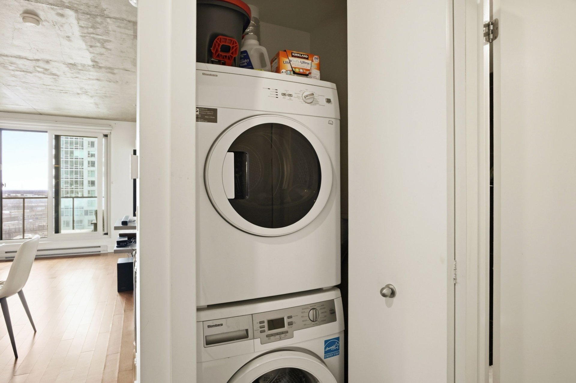 Photo - Laundry room