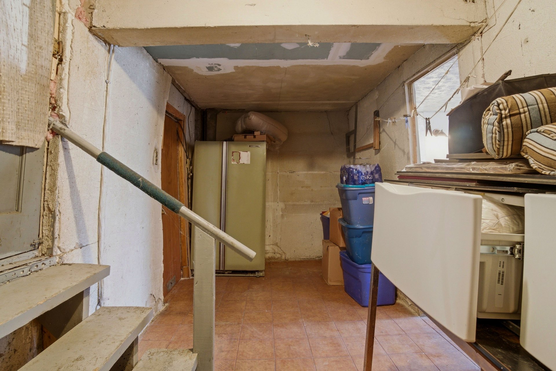 Photo - Cave/ chambre froide