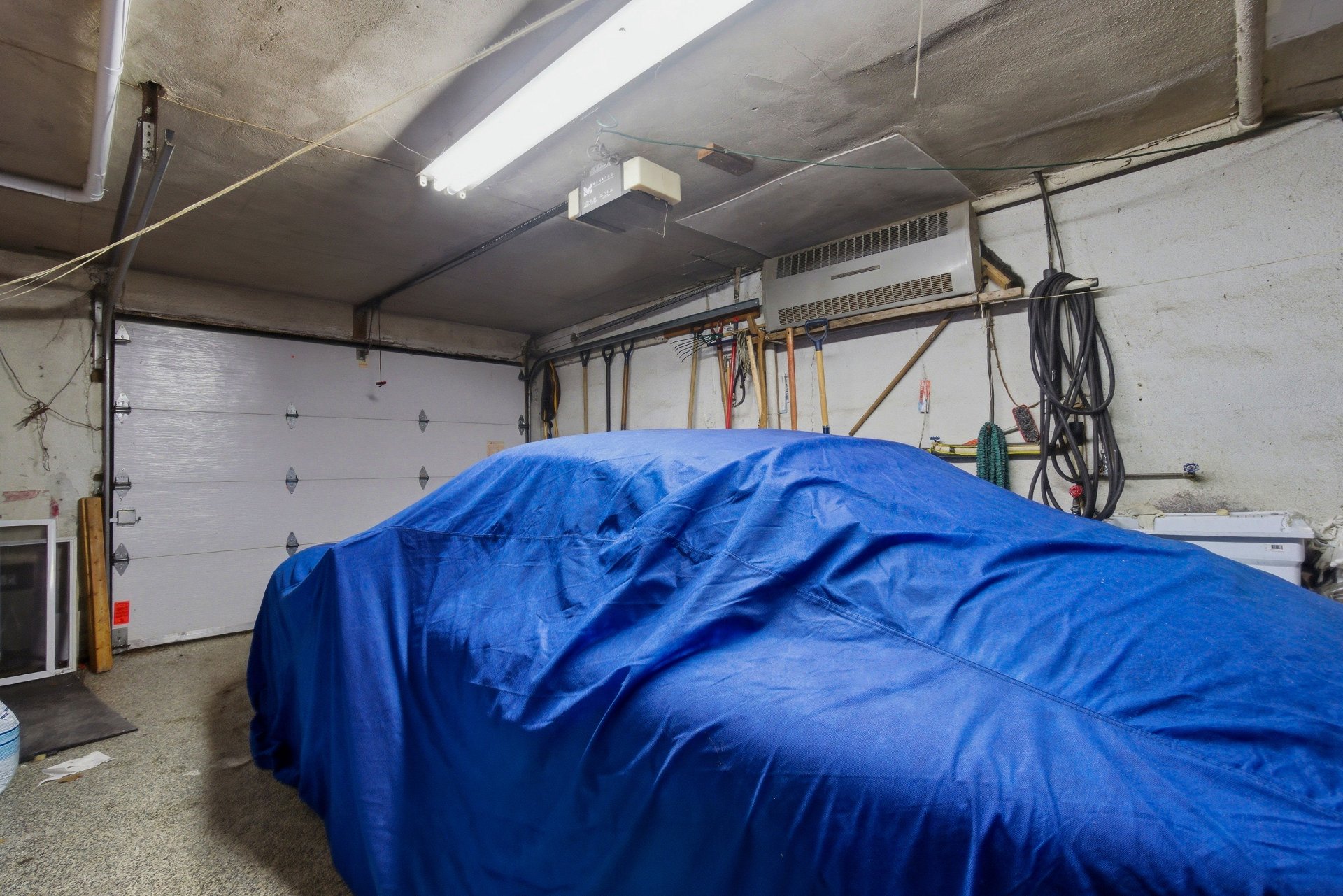 Photo - Garage