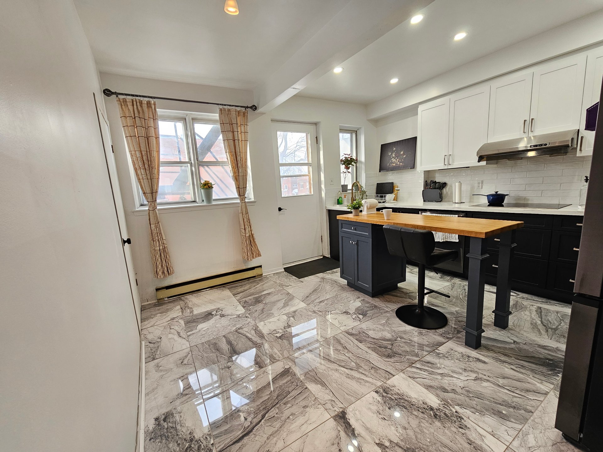 Photo - Kitchen