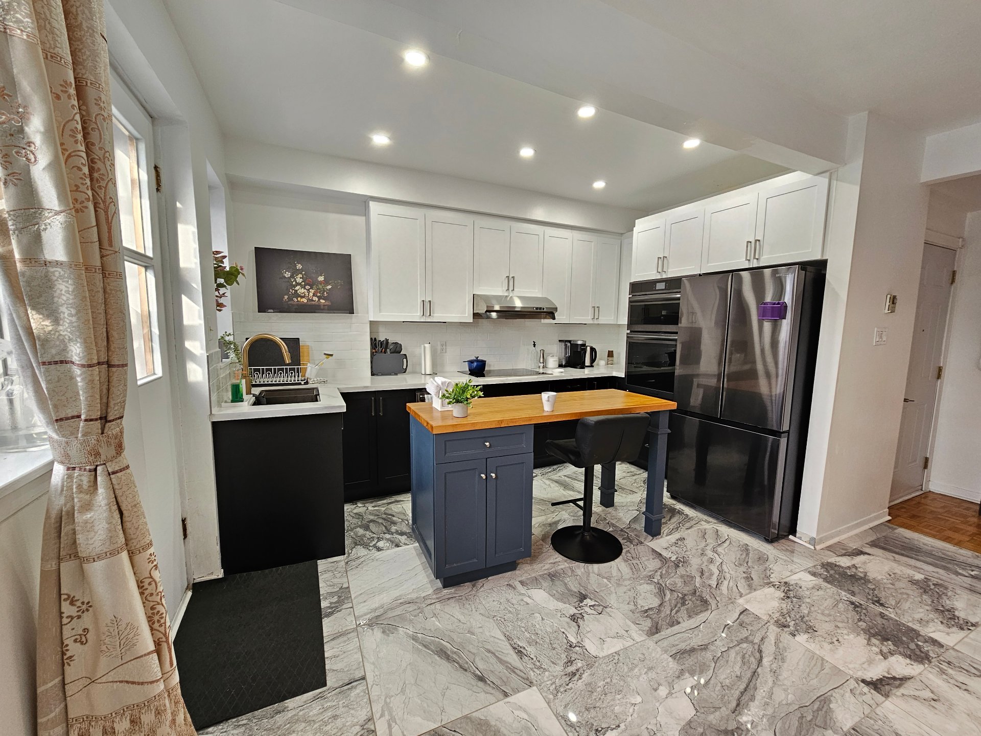 Photo - Kitchen